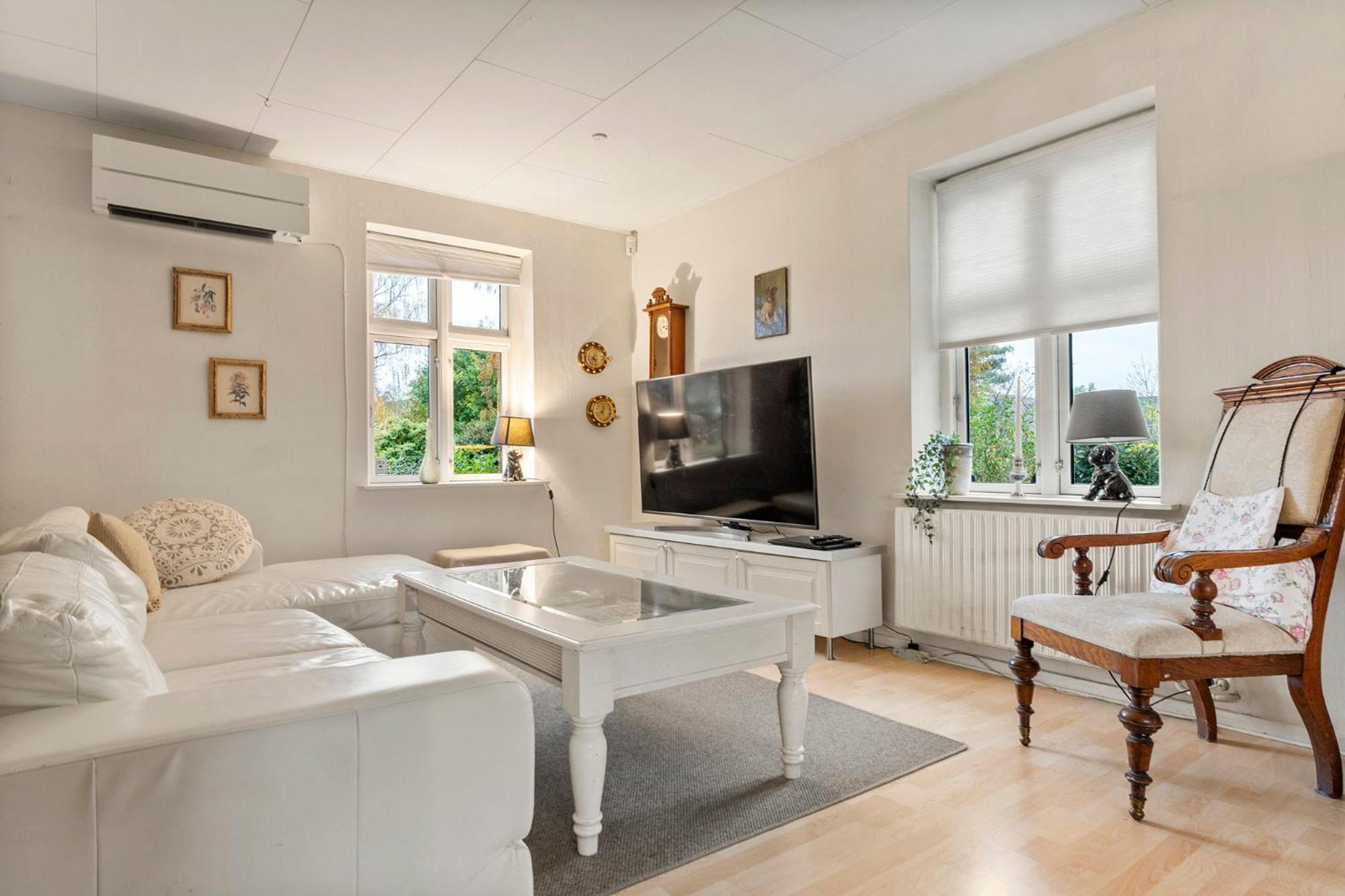 One-Bedroom Apartment with Terrace photo 3