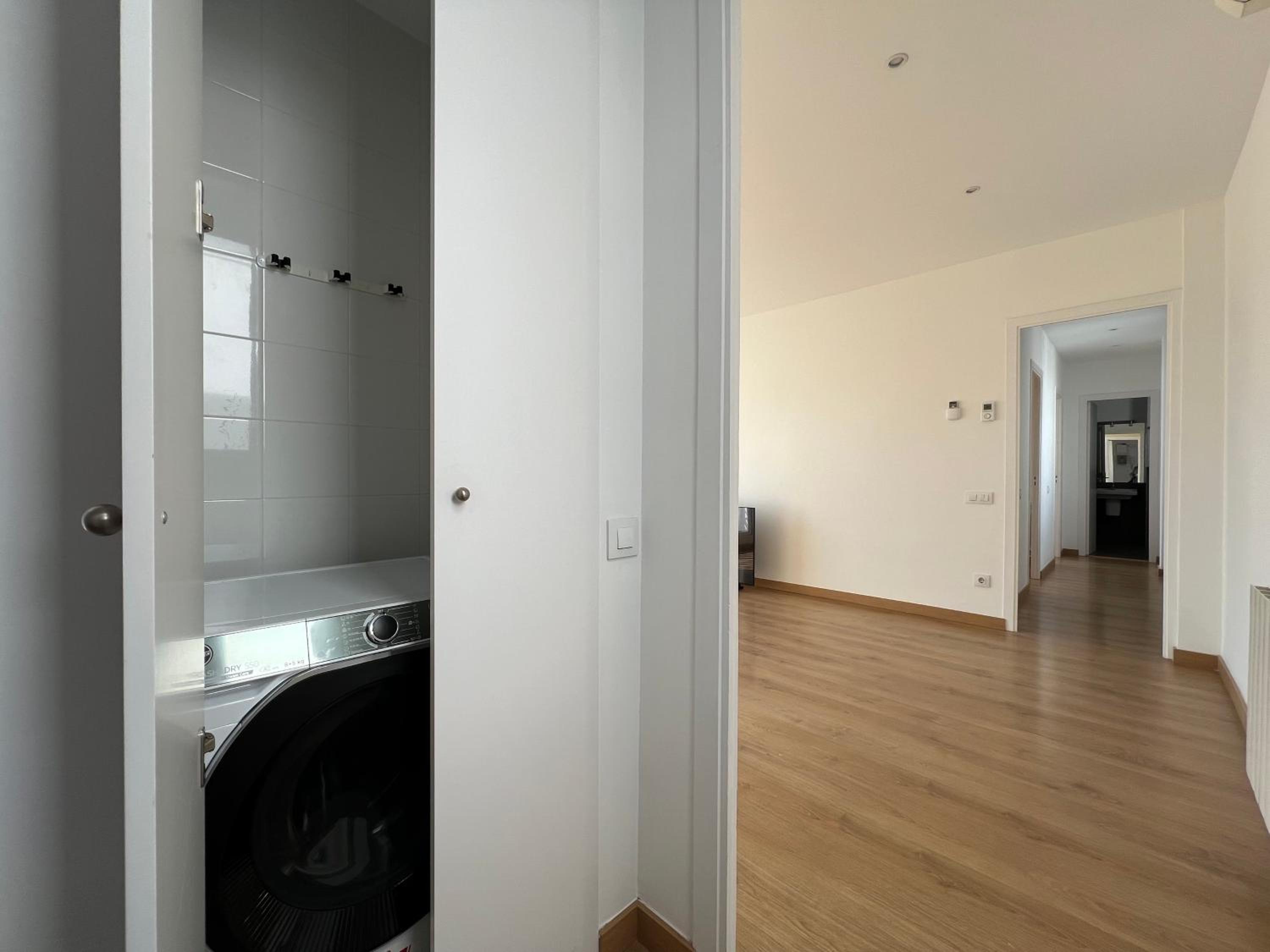 Apartment photo 2