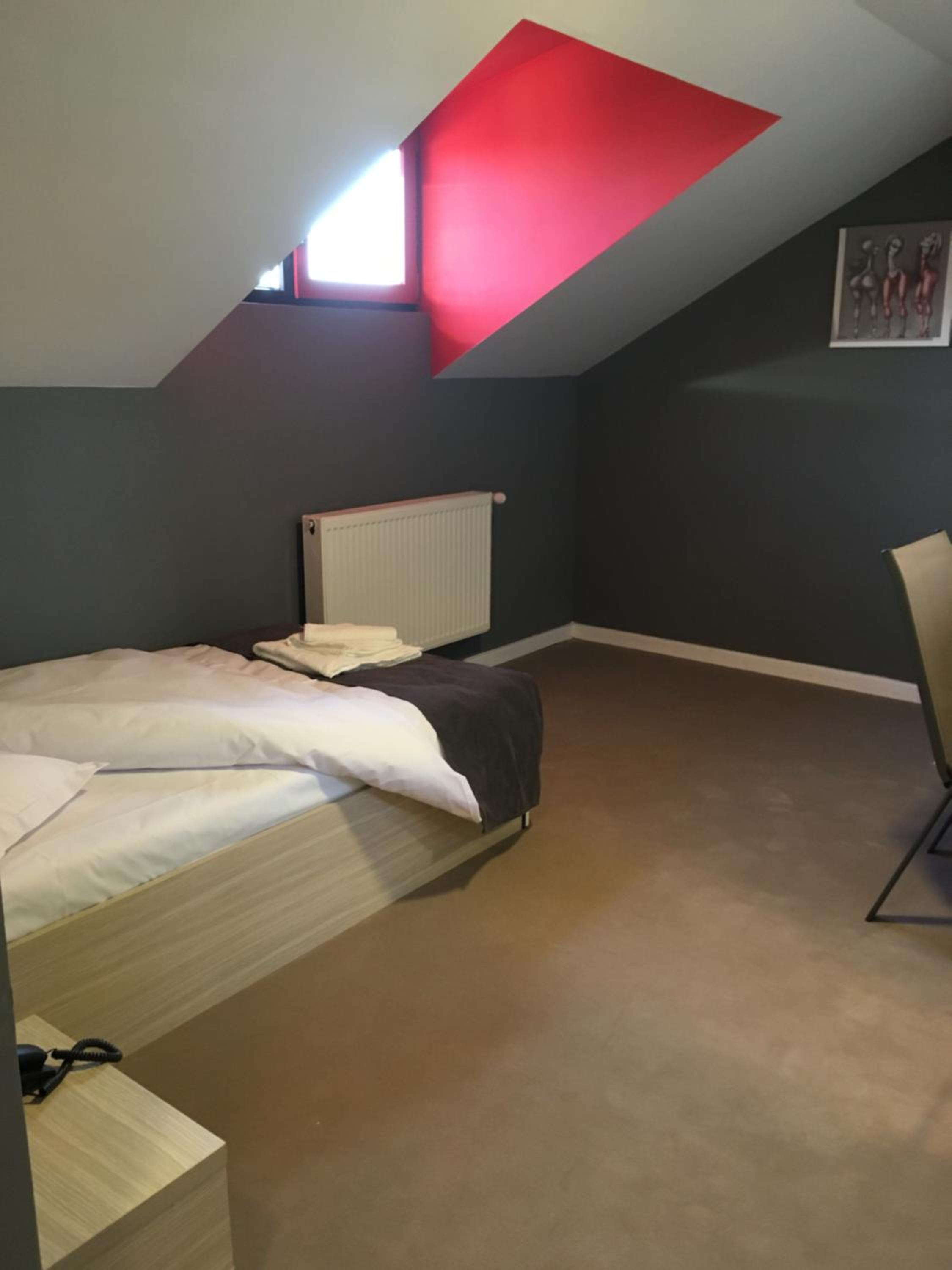 Single Room with Private Bathroom photo 1