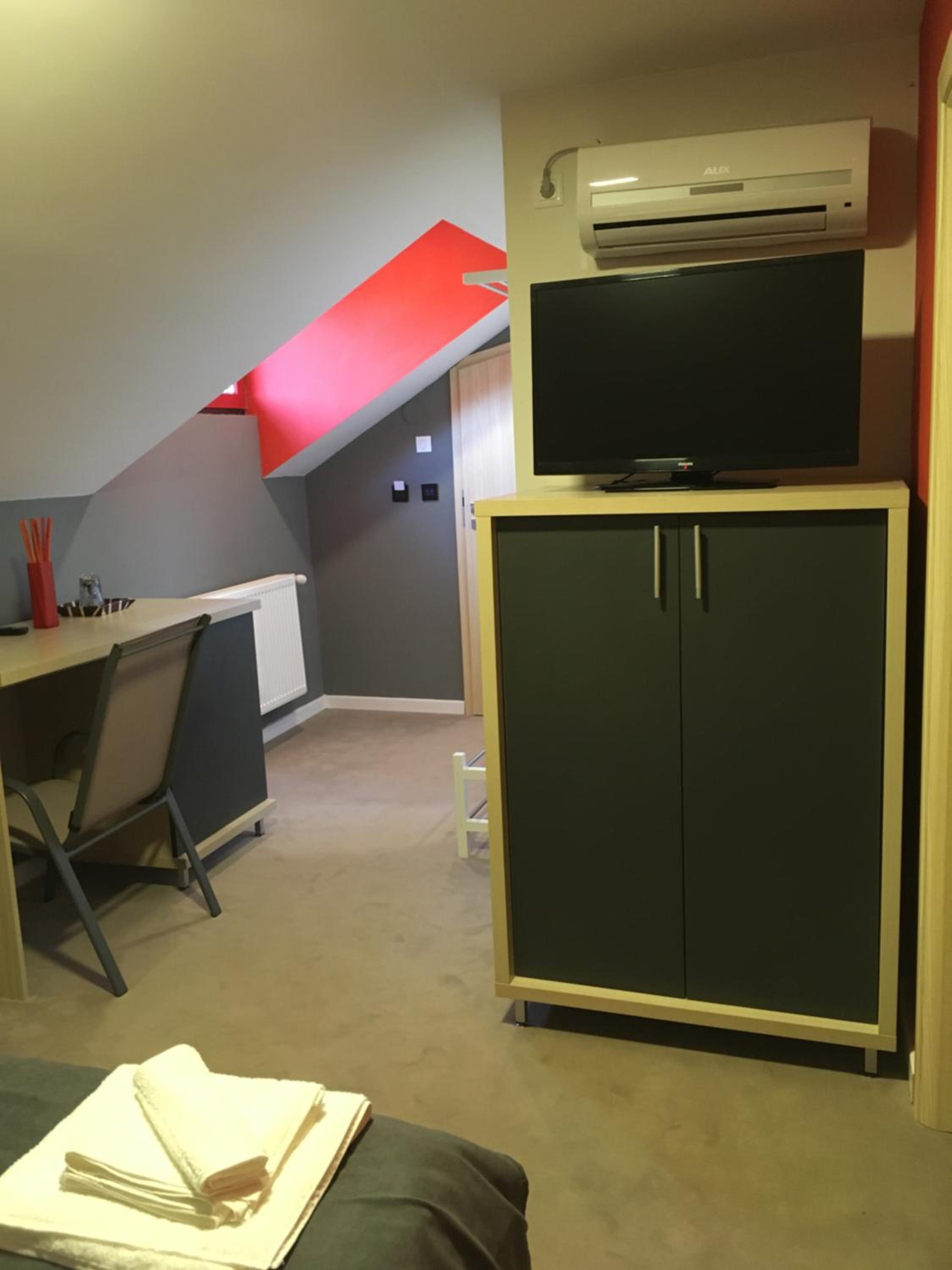 Standard King Room - Photo 2