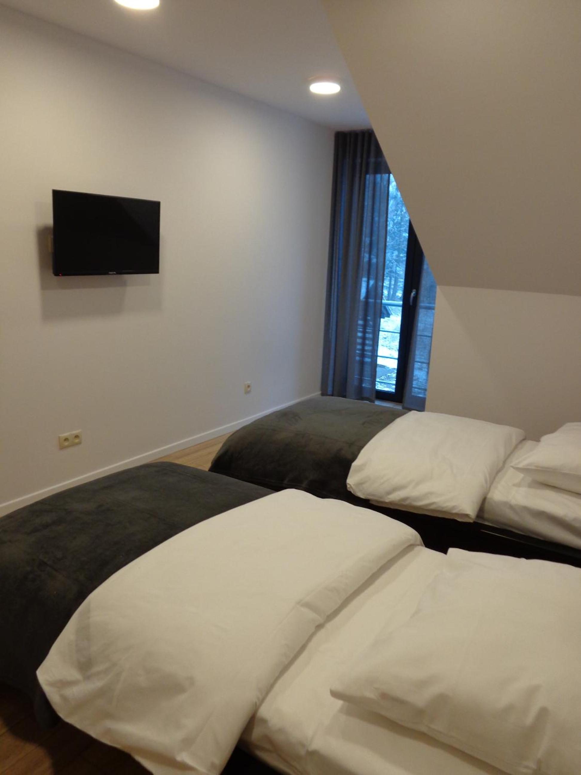 Three-Bedroom Chalet - Photo 12