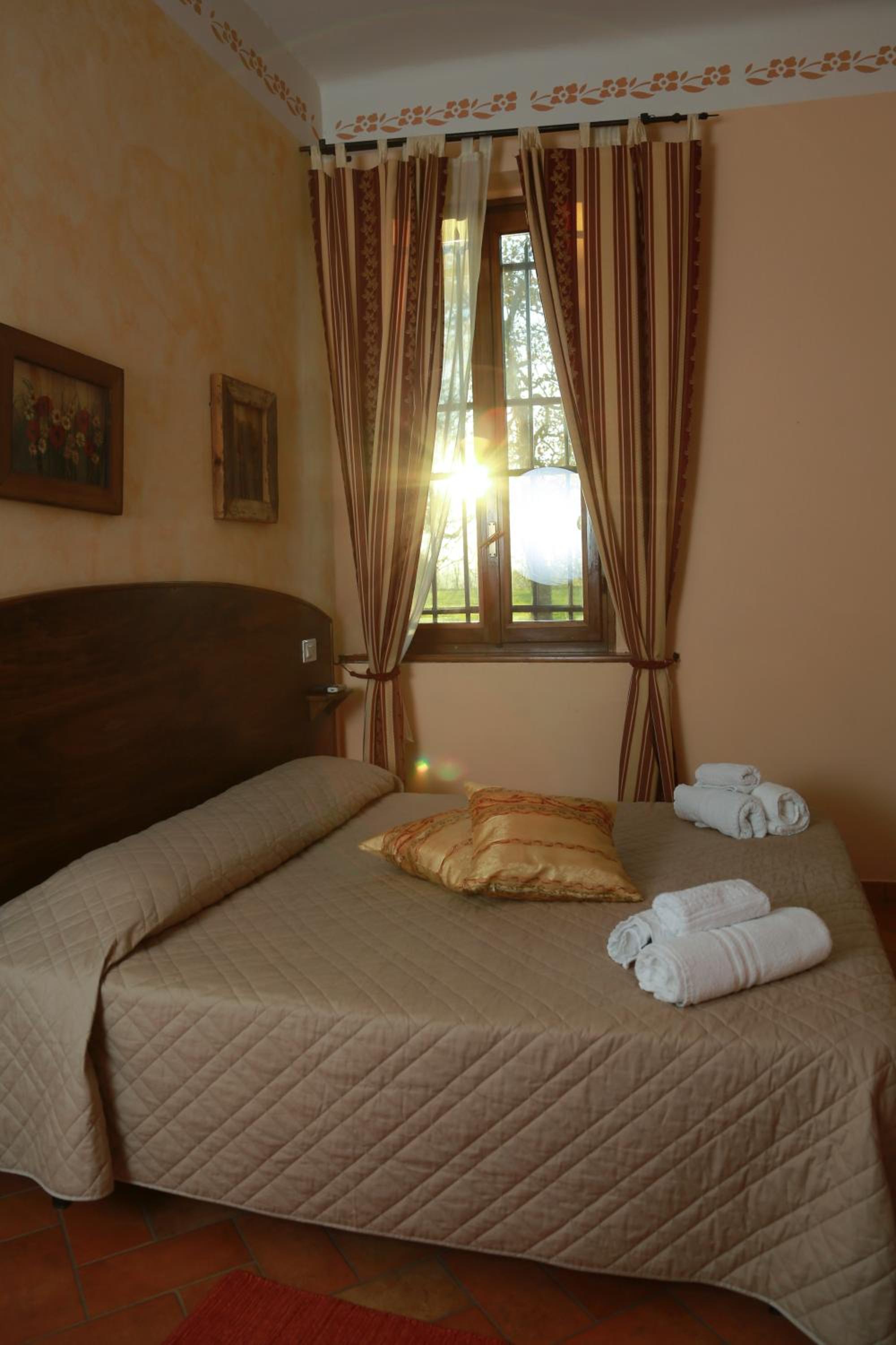Double Or Twin Room photo 3