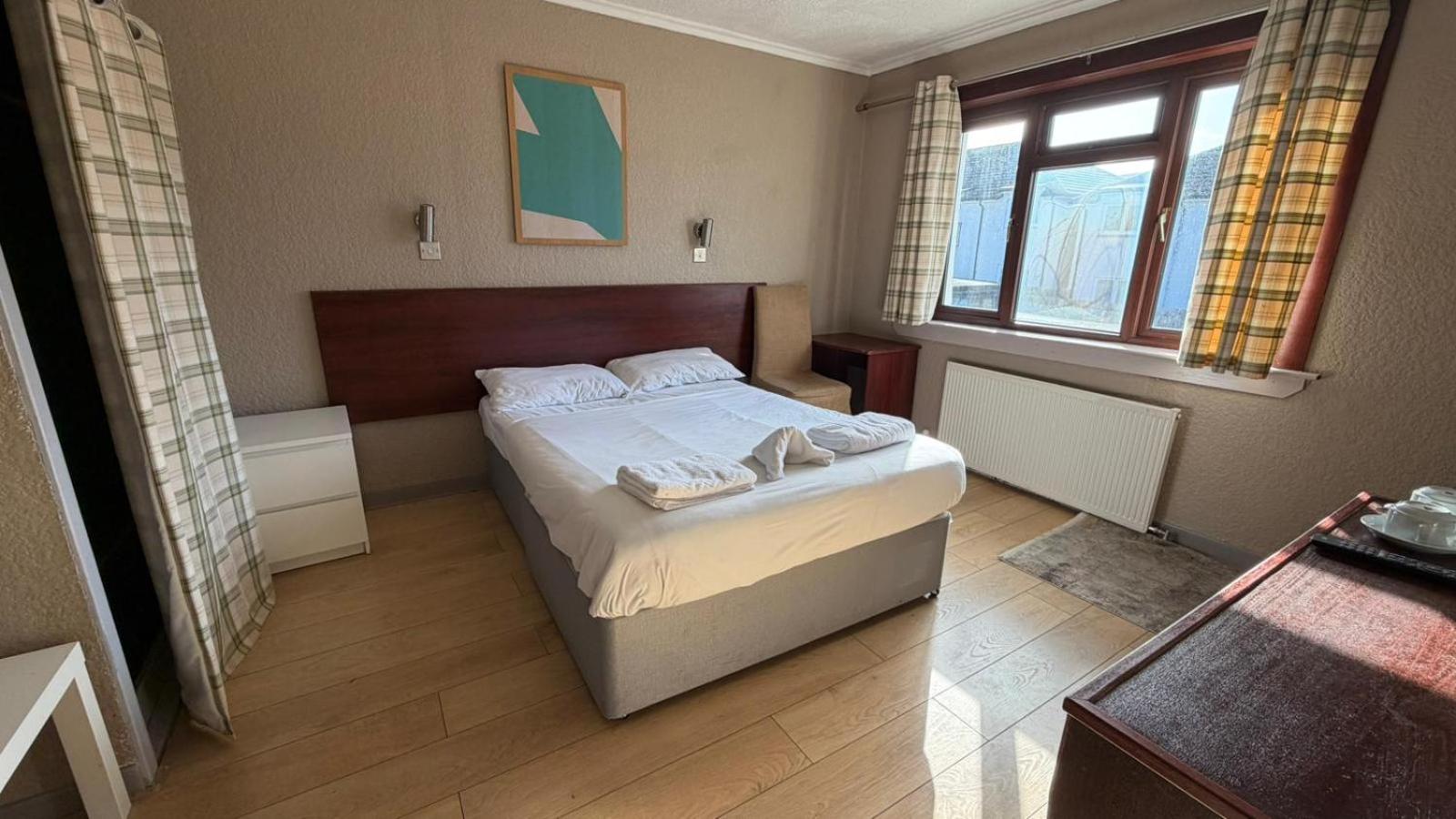 Double Room with Shared Bathroom photo 2
