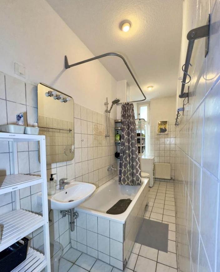 Double Room with Shared Bathroom photo 2