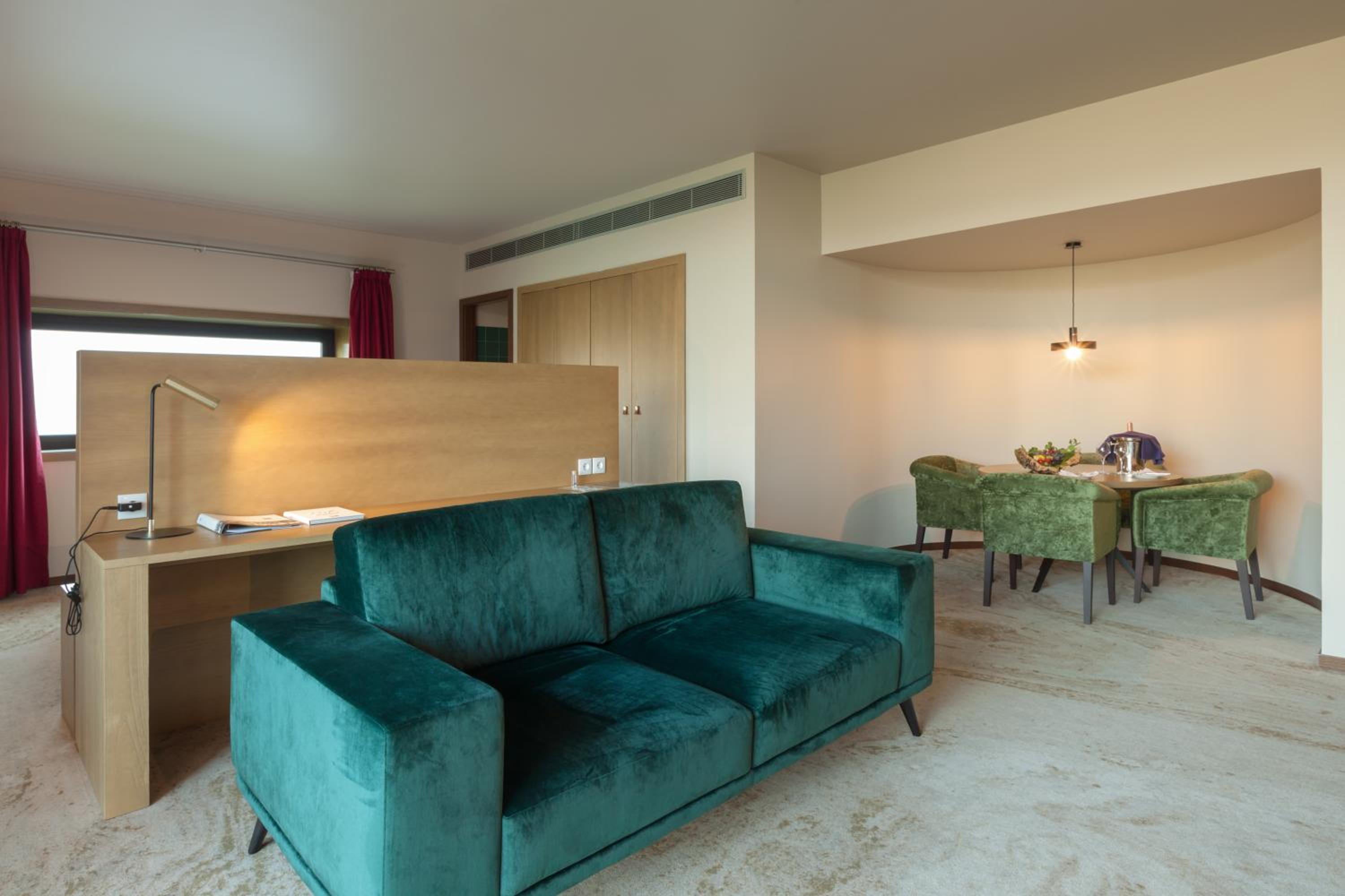 King Suite - Photo 4