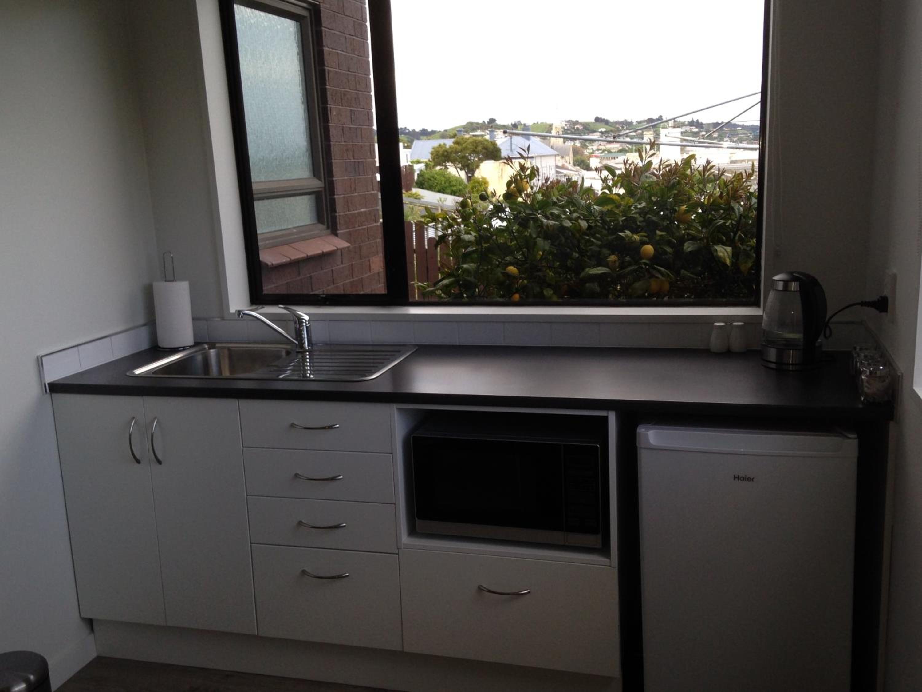 Studio Apartment - Photo 10