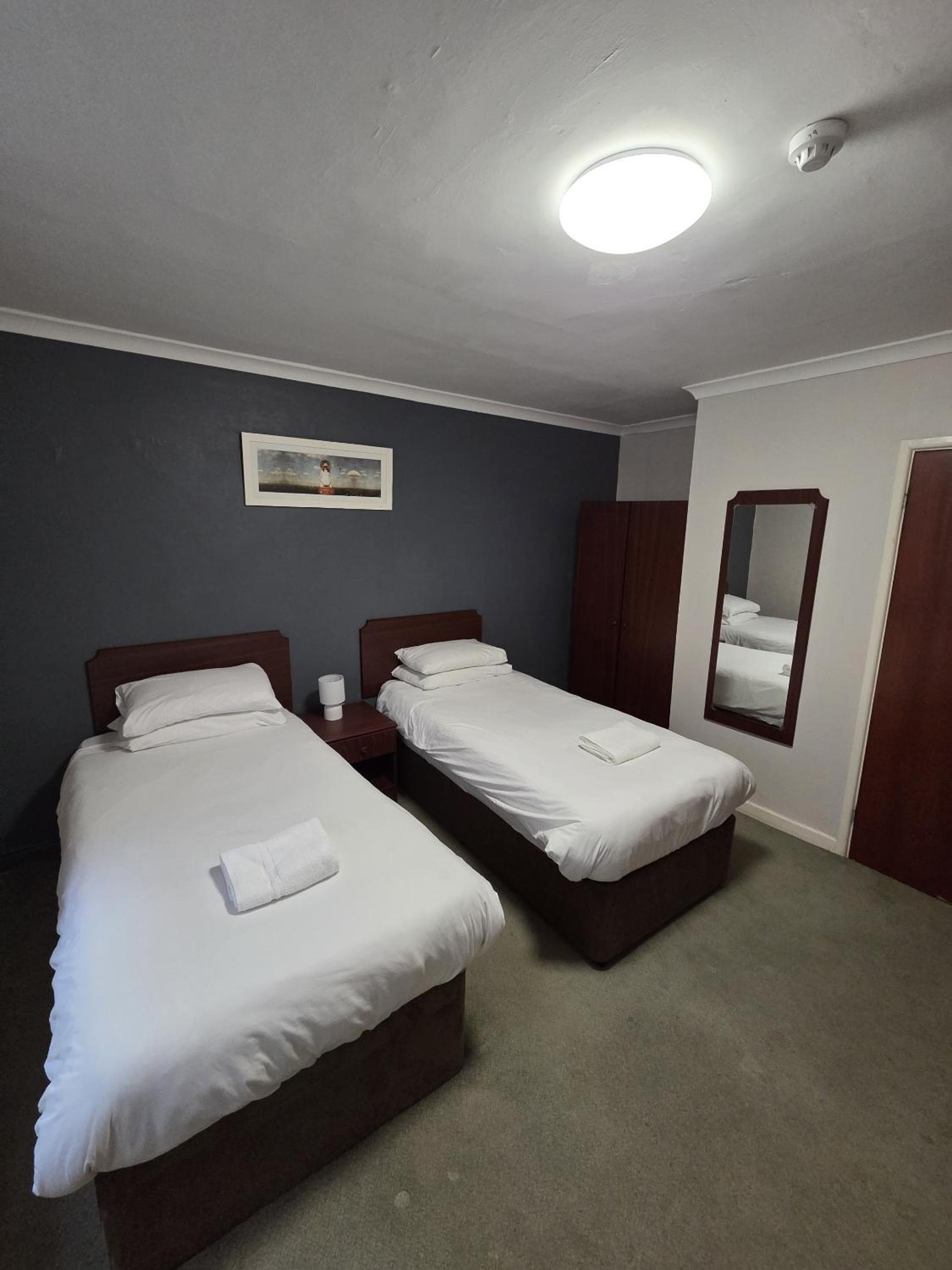 Standard Twin Room