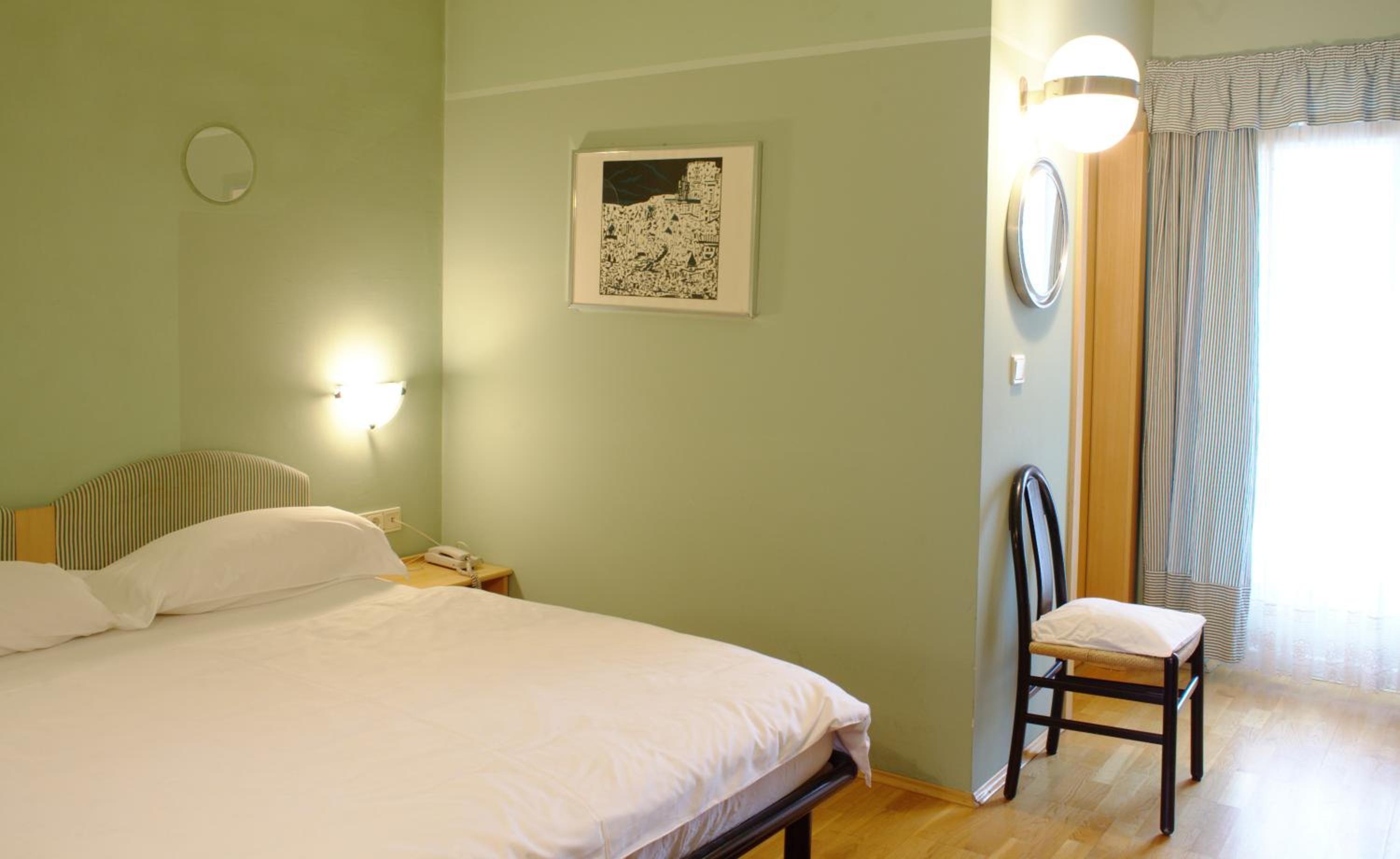 Double Room - Photo 4