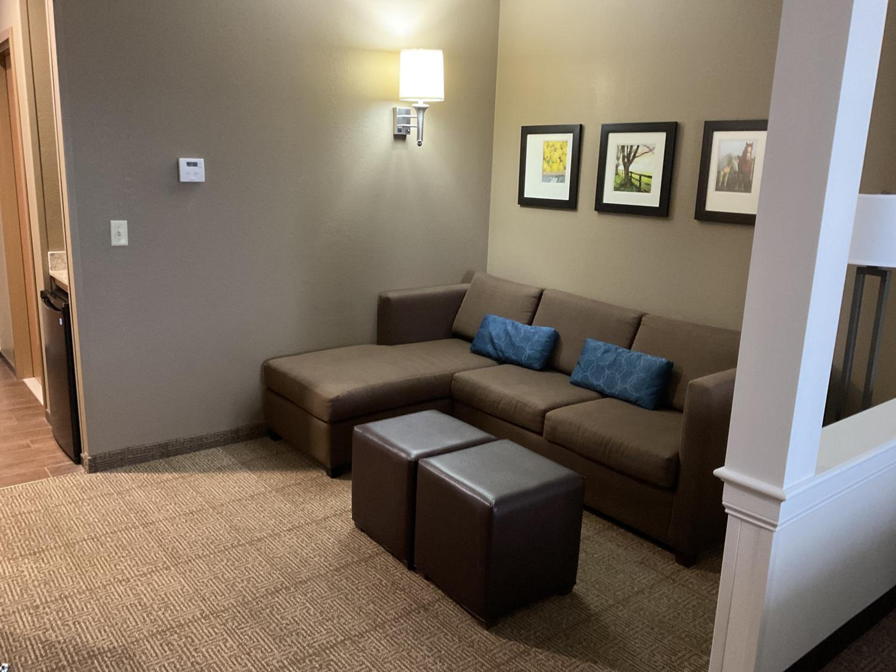 Junior Suite - Non-Smoking - Photo 2