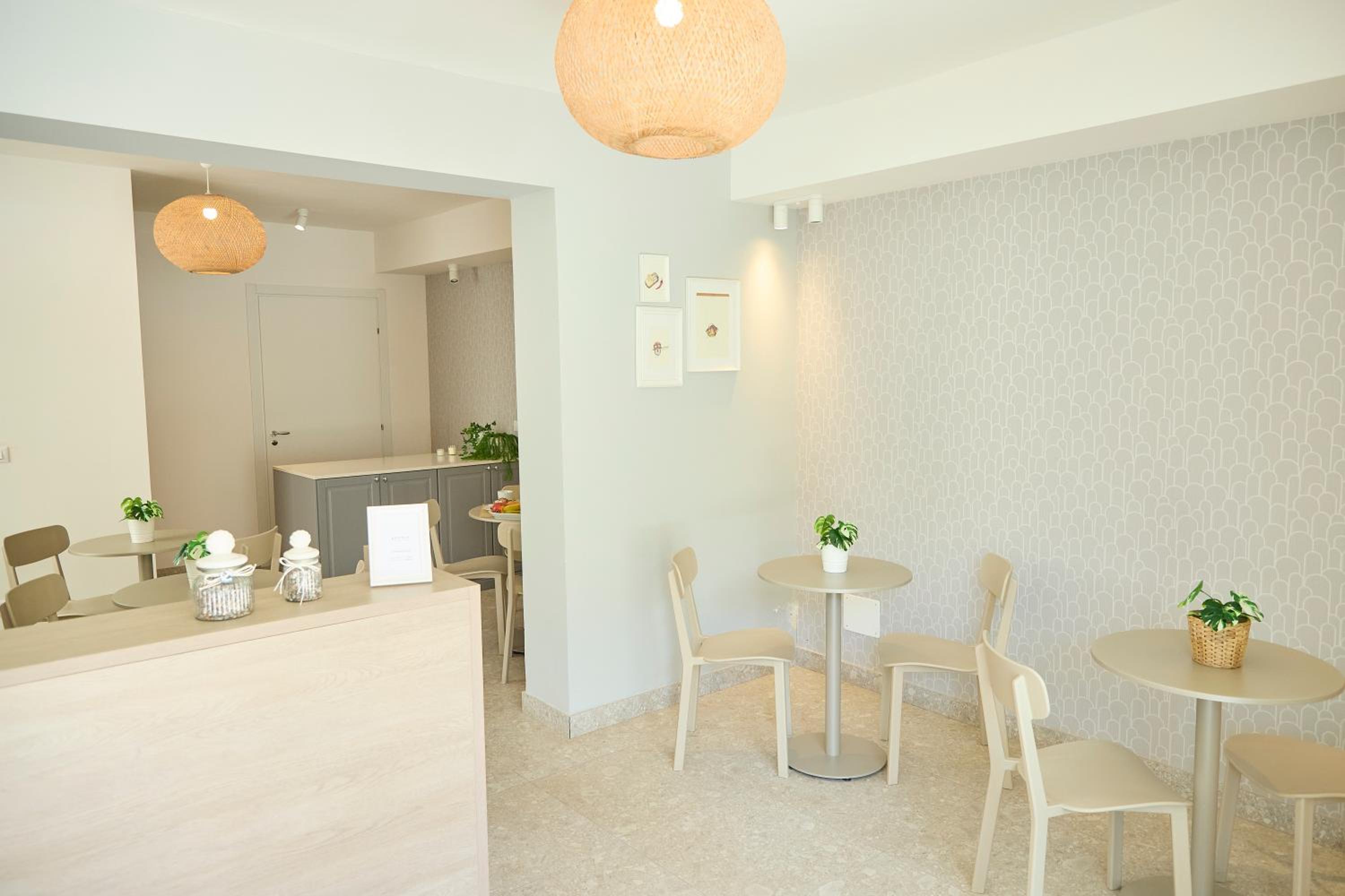 Double Room with Private Bathroom - Photo 6