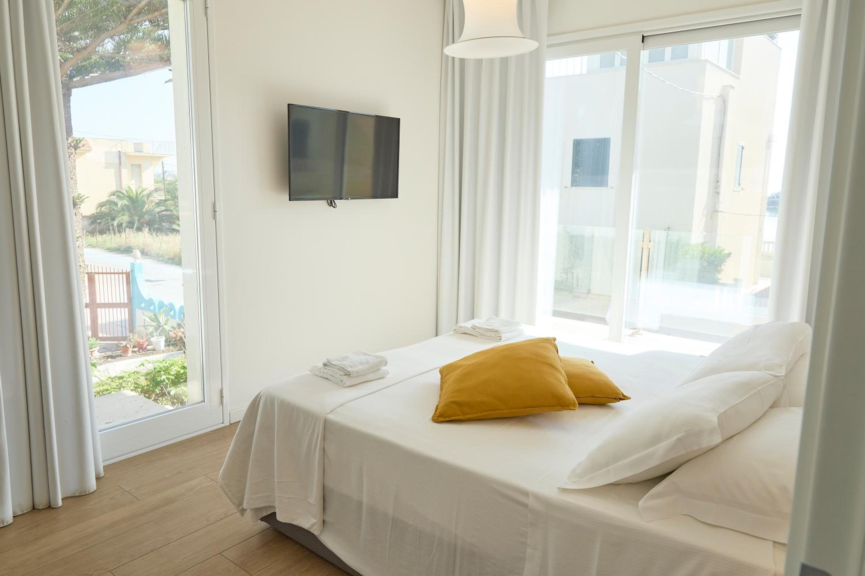 Quadruple Room with Private Bathroom photo 2