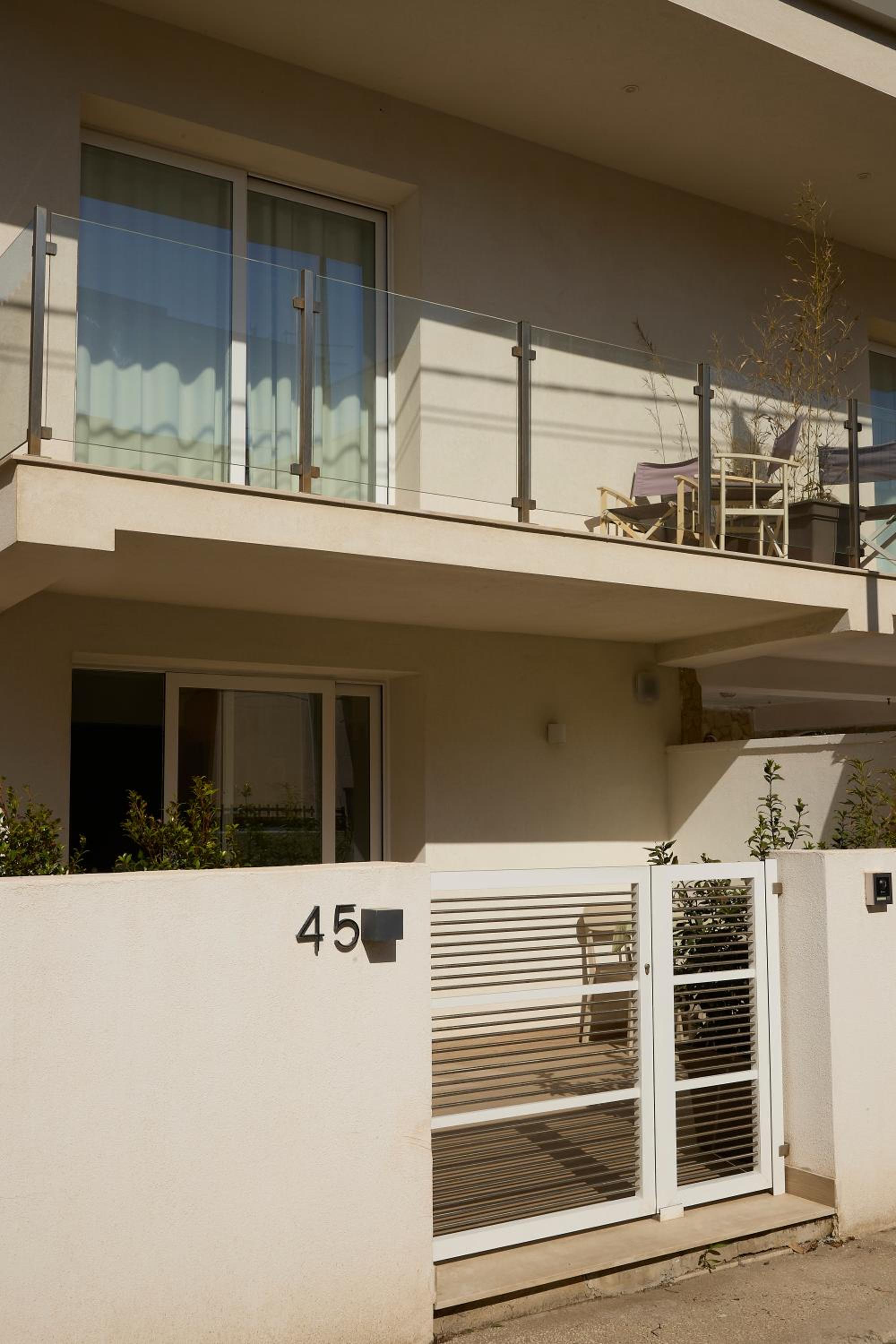 Double Room with Private Bathroom - Photo 8