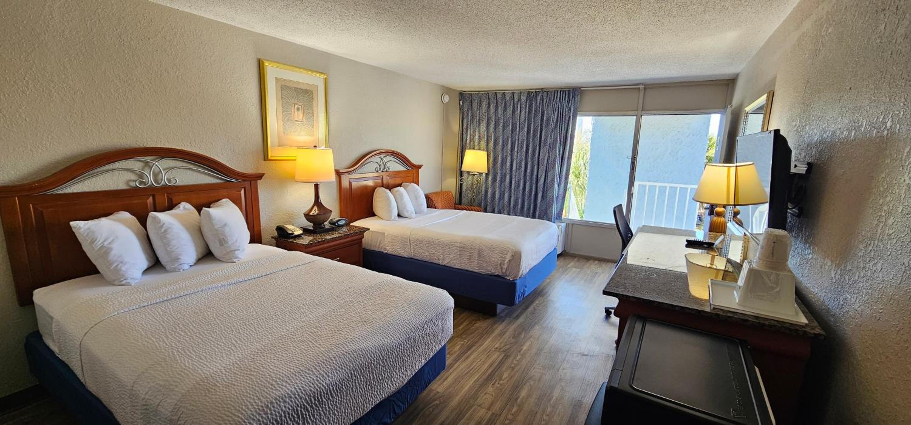 Double Room with Two Double Beds - Non-Smoking photo 2