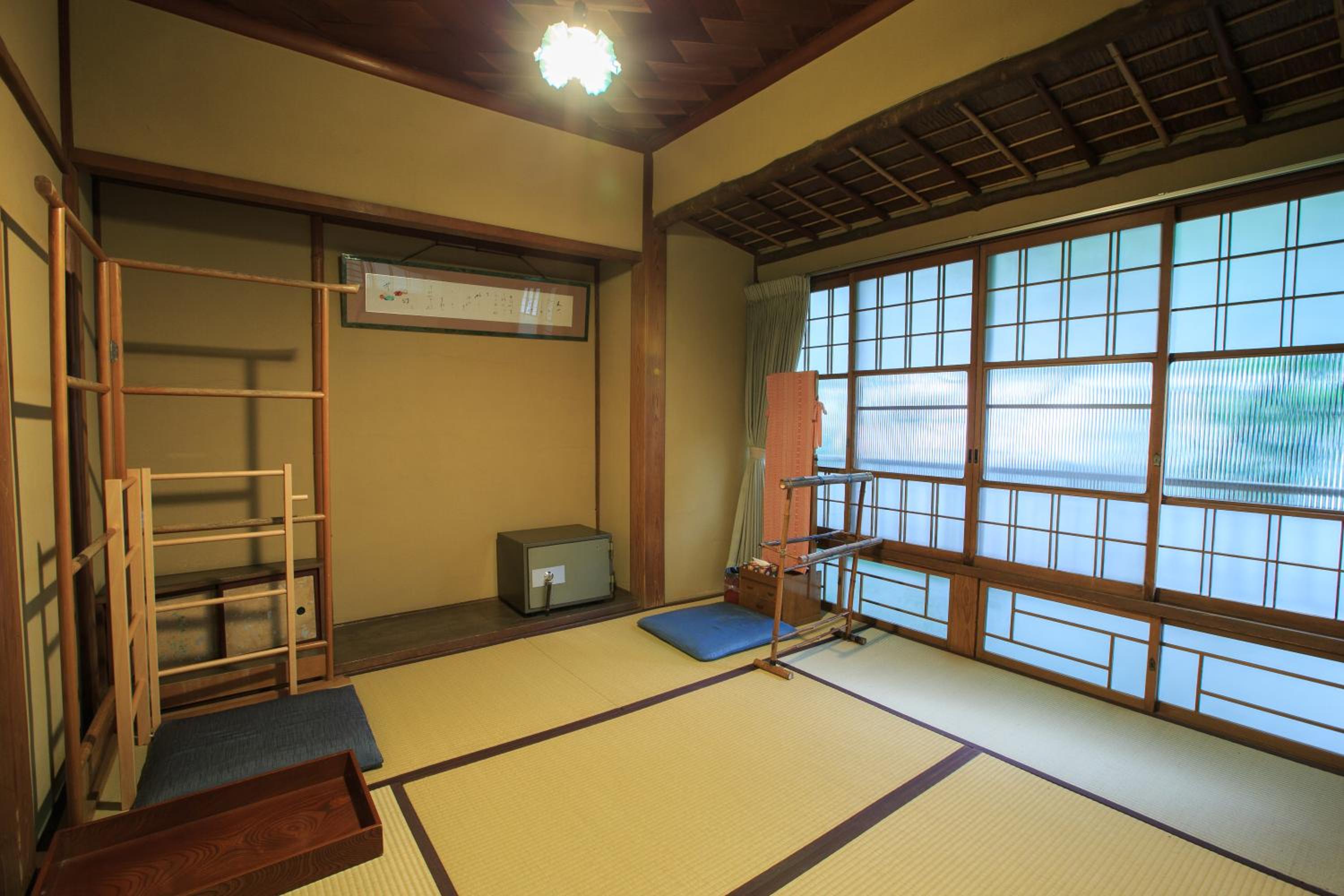 "Sakura#4" with Shared Bathroom