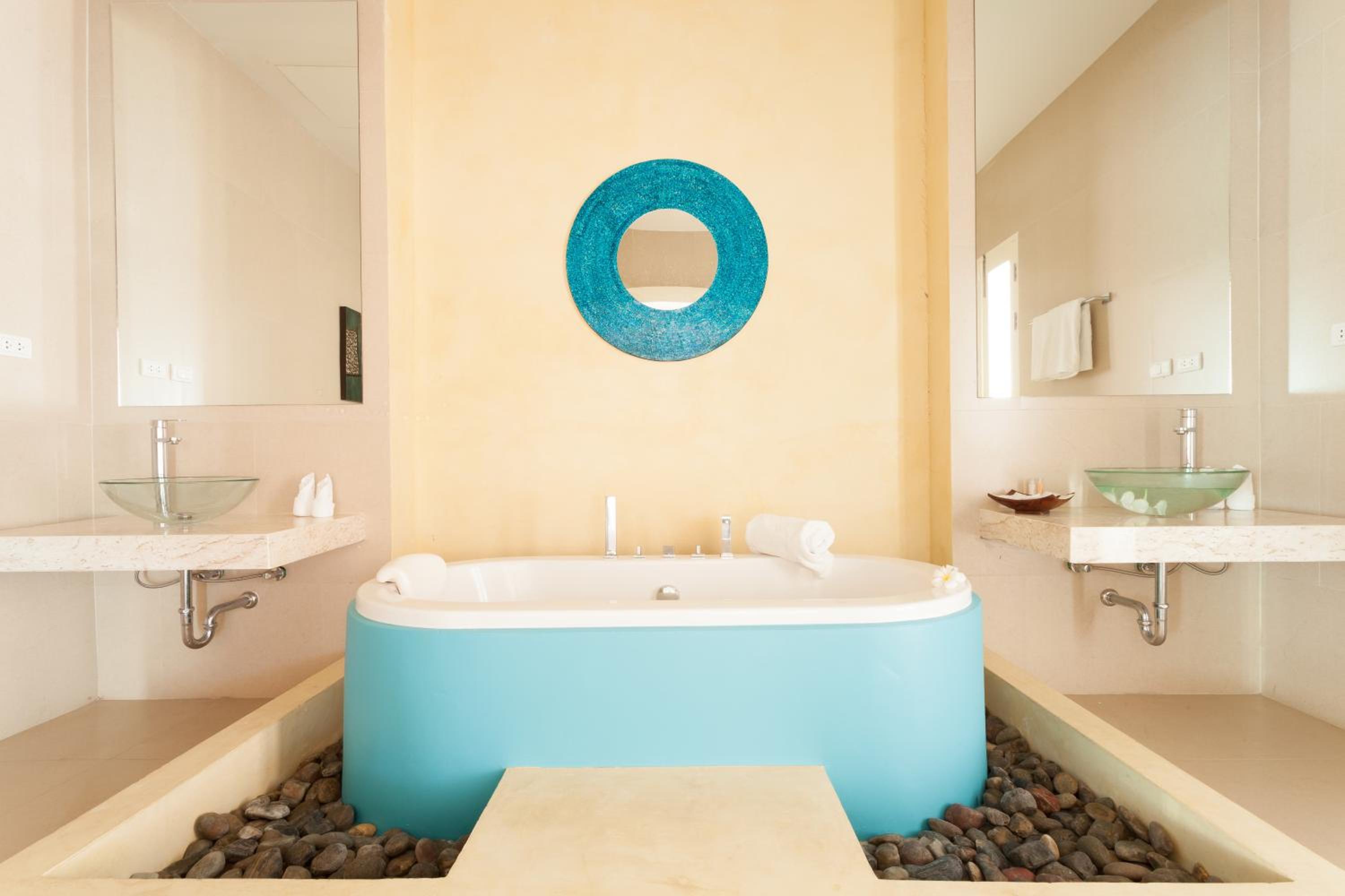 Grand Seaview Pool Suite photo 3