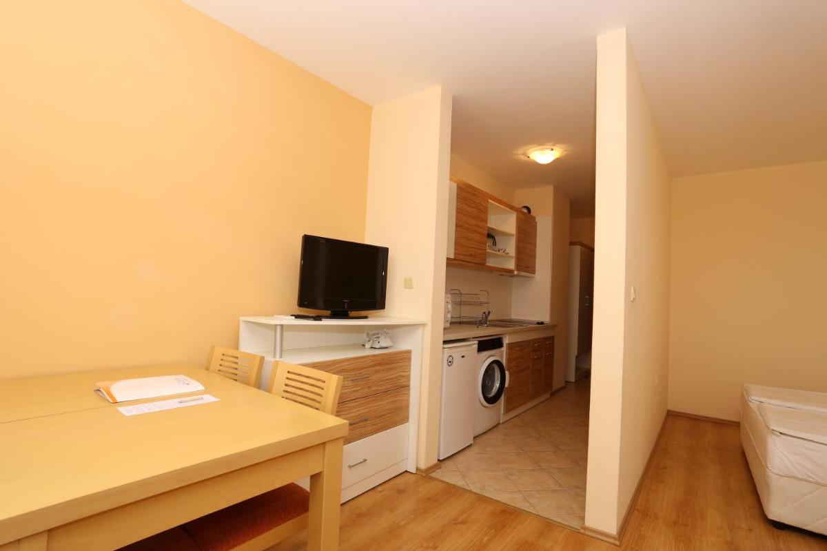 Studio with Balcony (2 Adults) - Photo 1