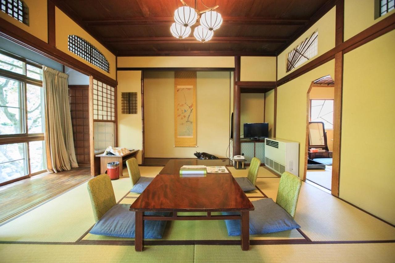 "Take#5" with Shared Bathroom
