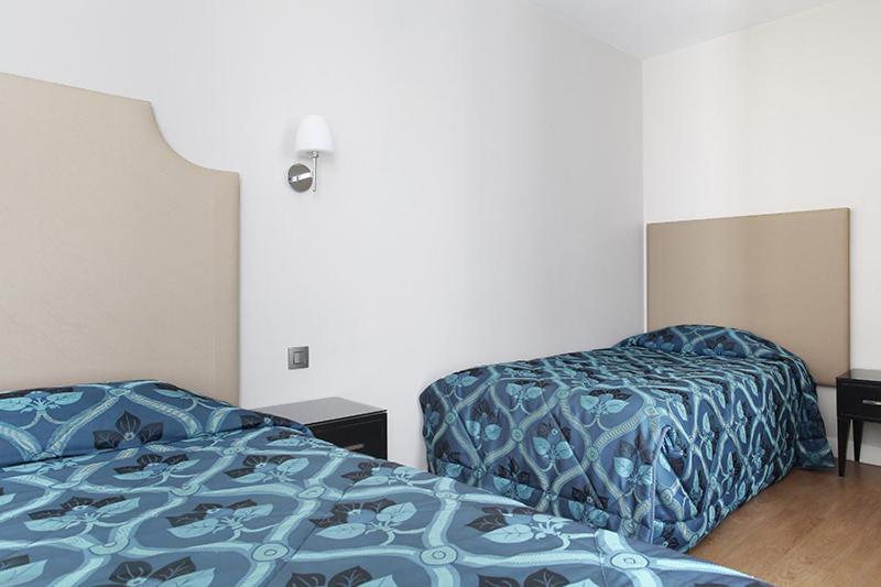 Quadruple Room with Bath photo 3