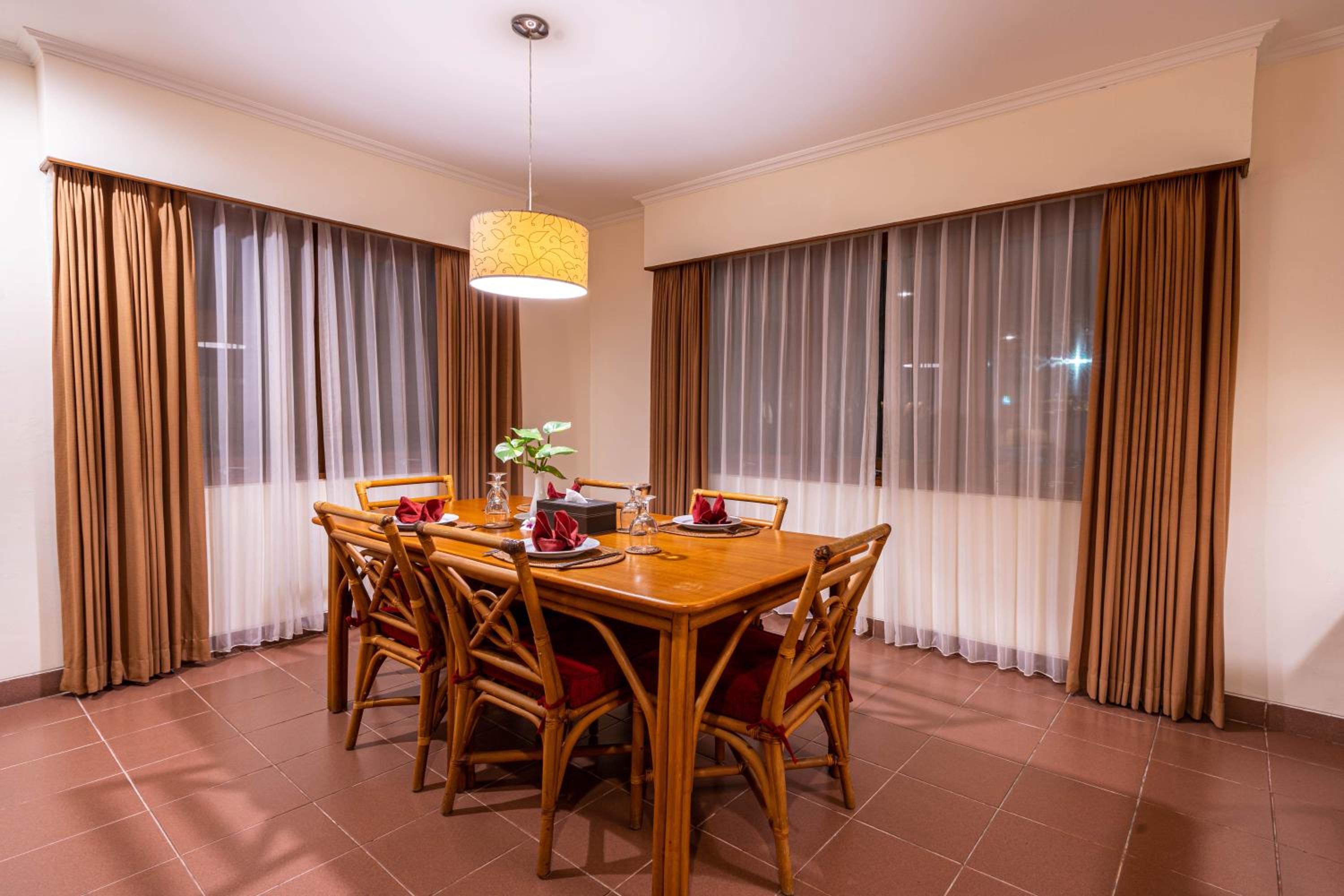 Two-Bedroom Suite - Photo 6