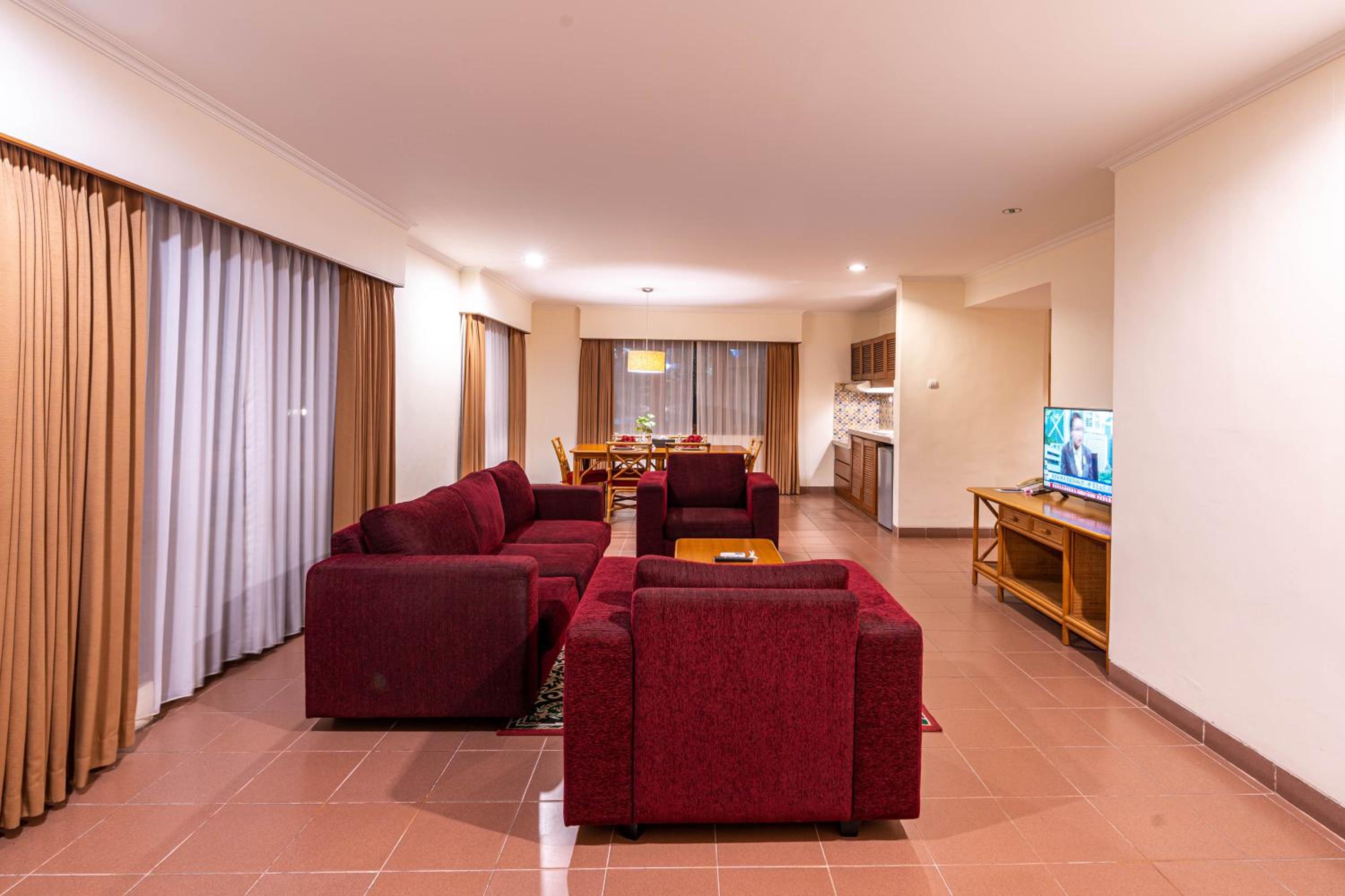 Two-Bedroom Suite - Photo 8