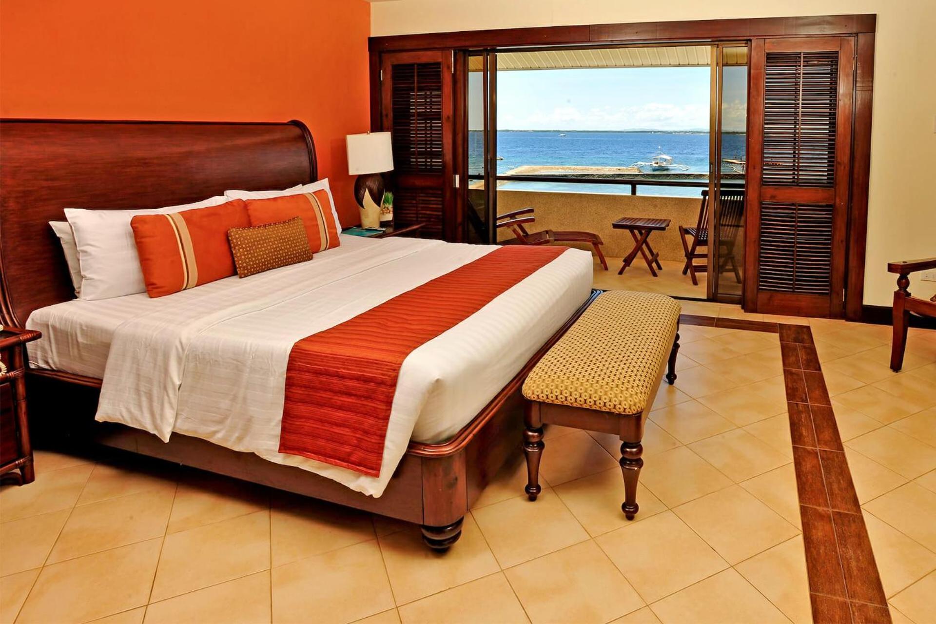 Sunrise Corner Junior Suite