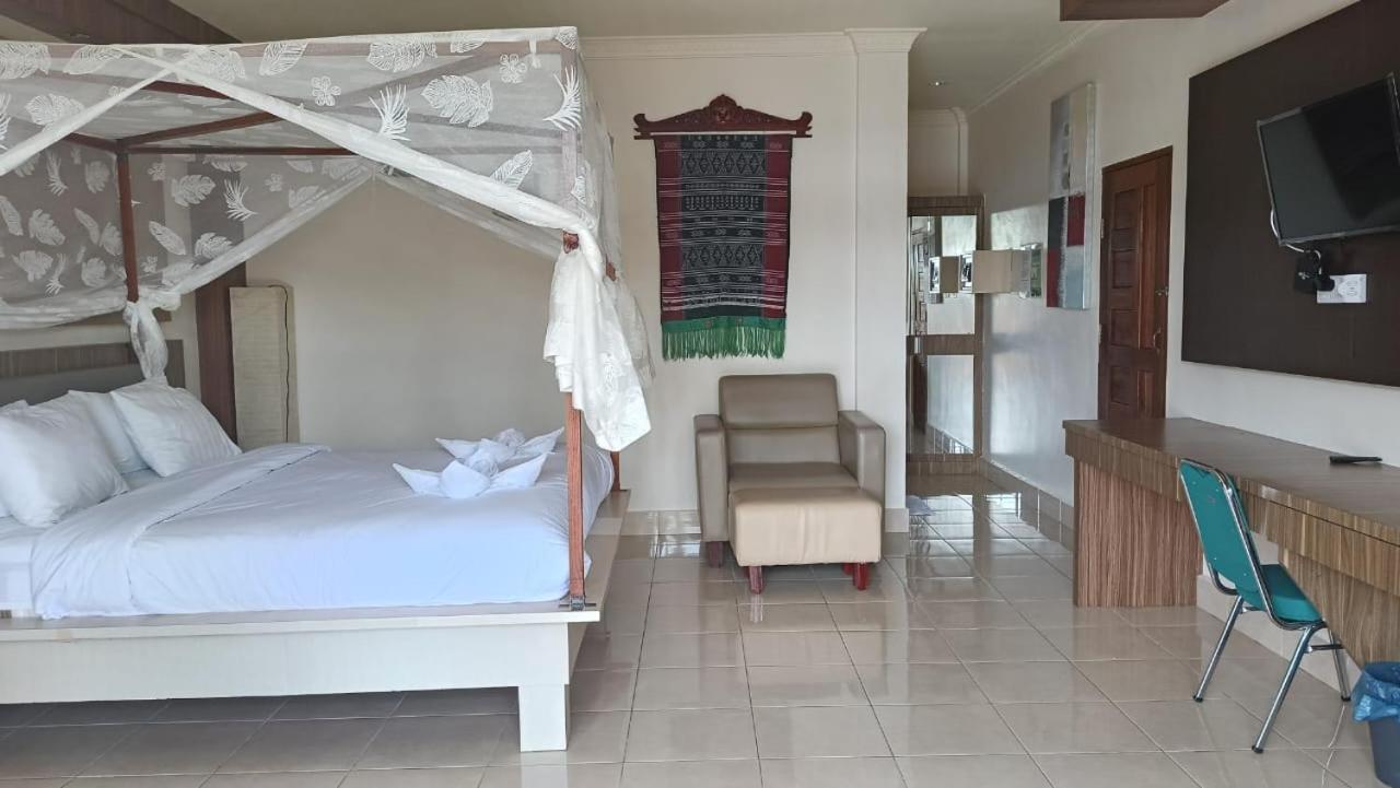 Junior Suite with Pool View