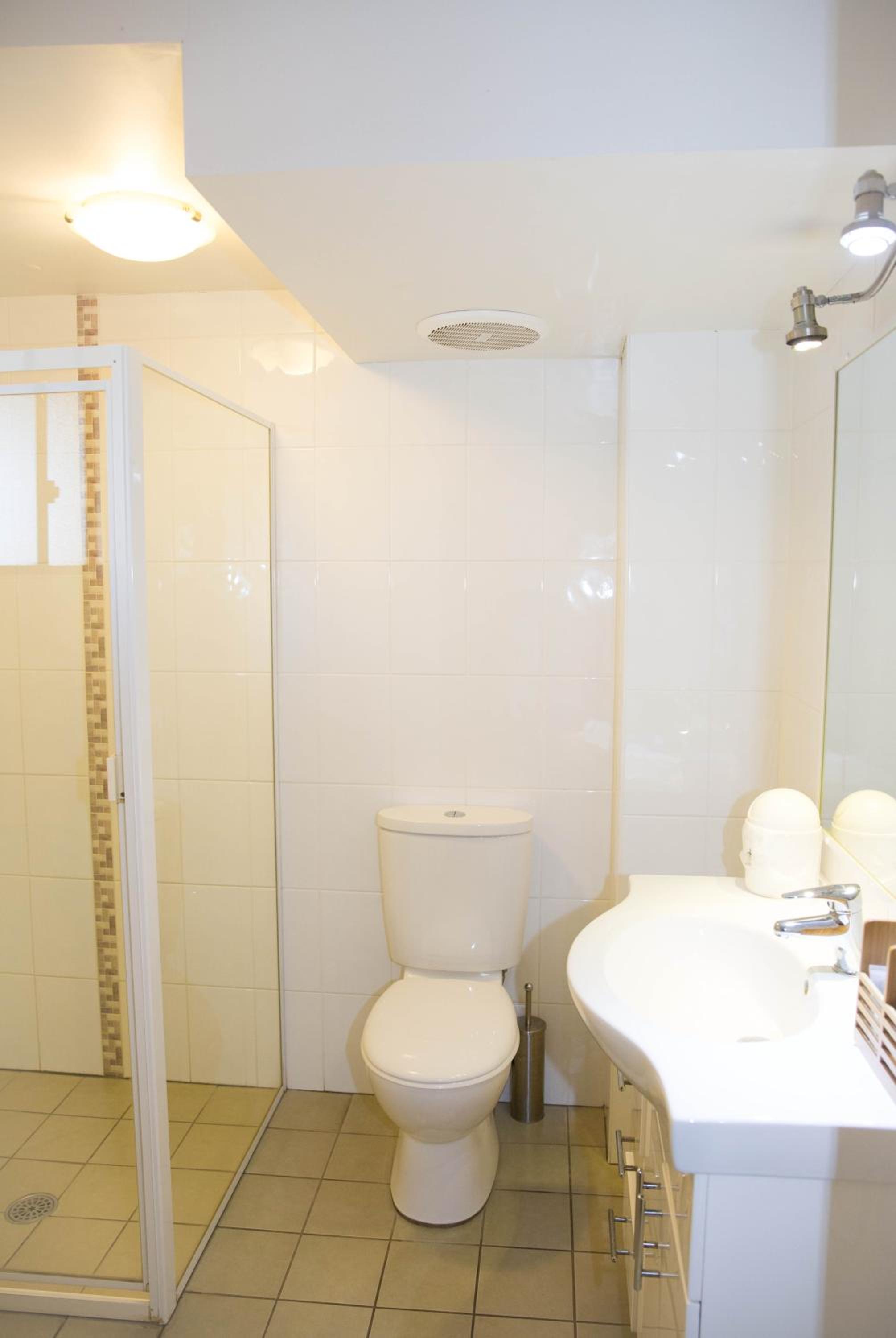 Standard Queen Room (Upstairs) photo 3