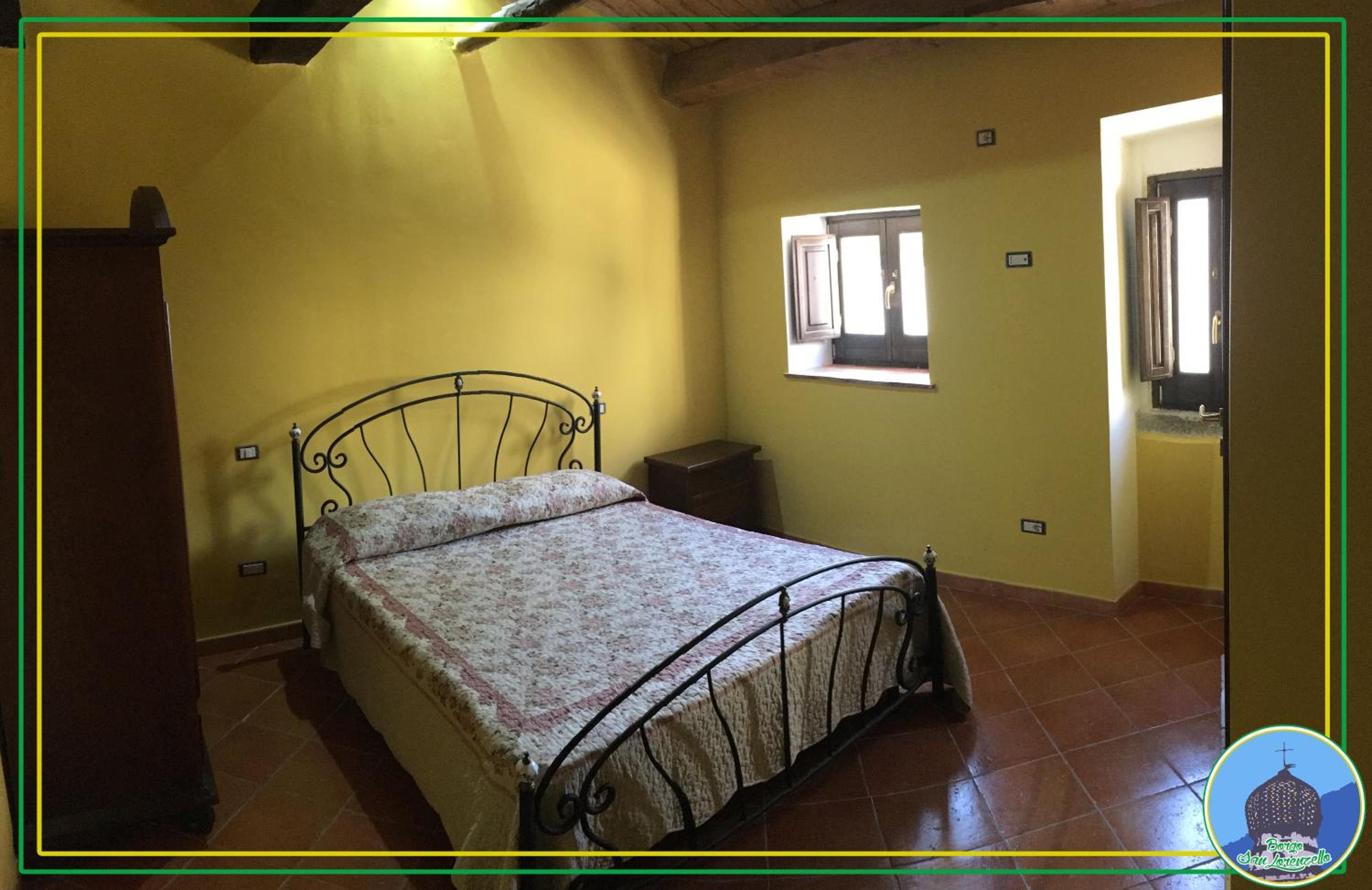 Double Room with Private Bathroom - Photo 2