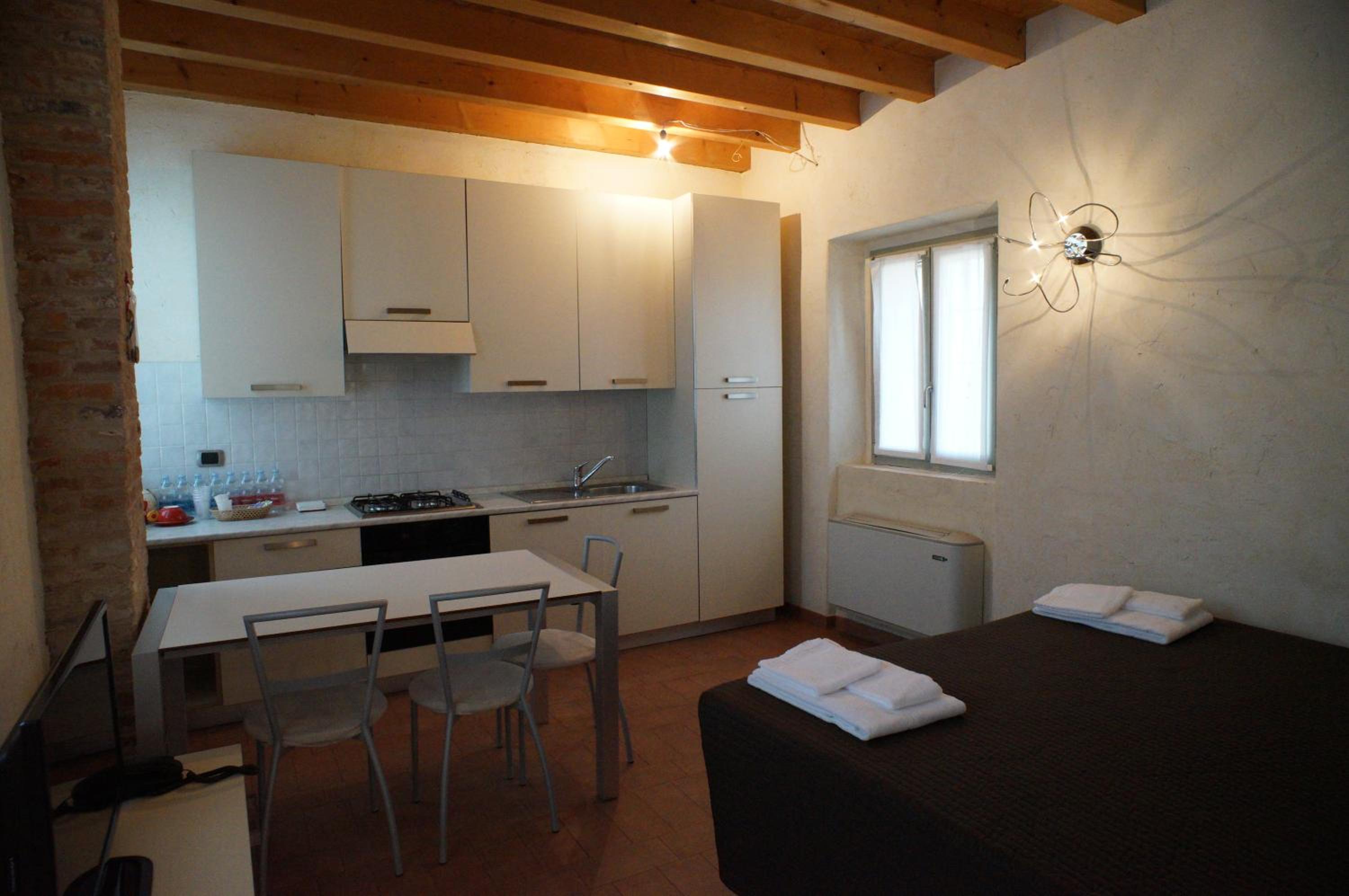 One-Bedroom Apartment - Photo 1