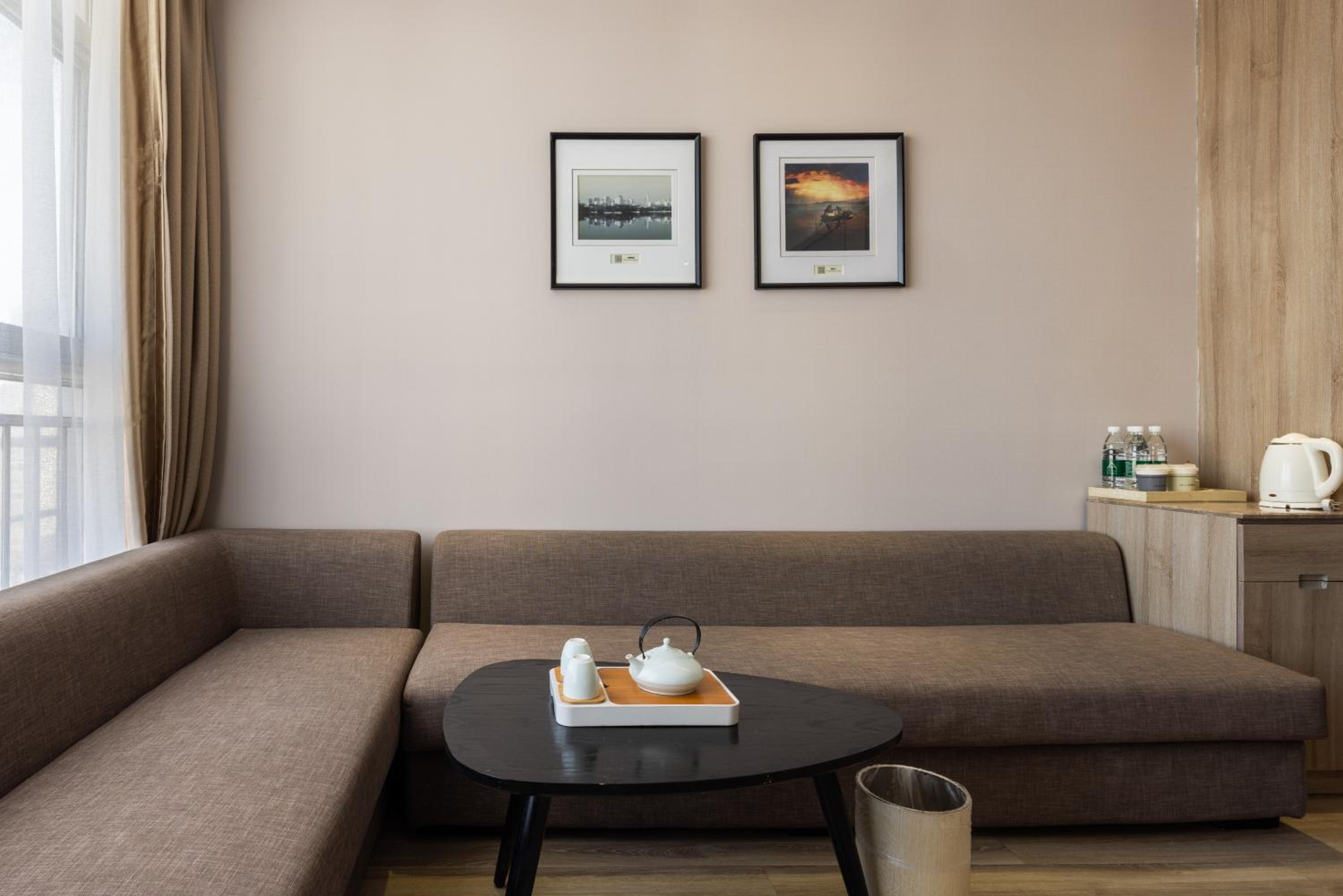 Jimu Family Room