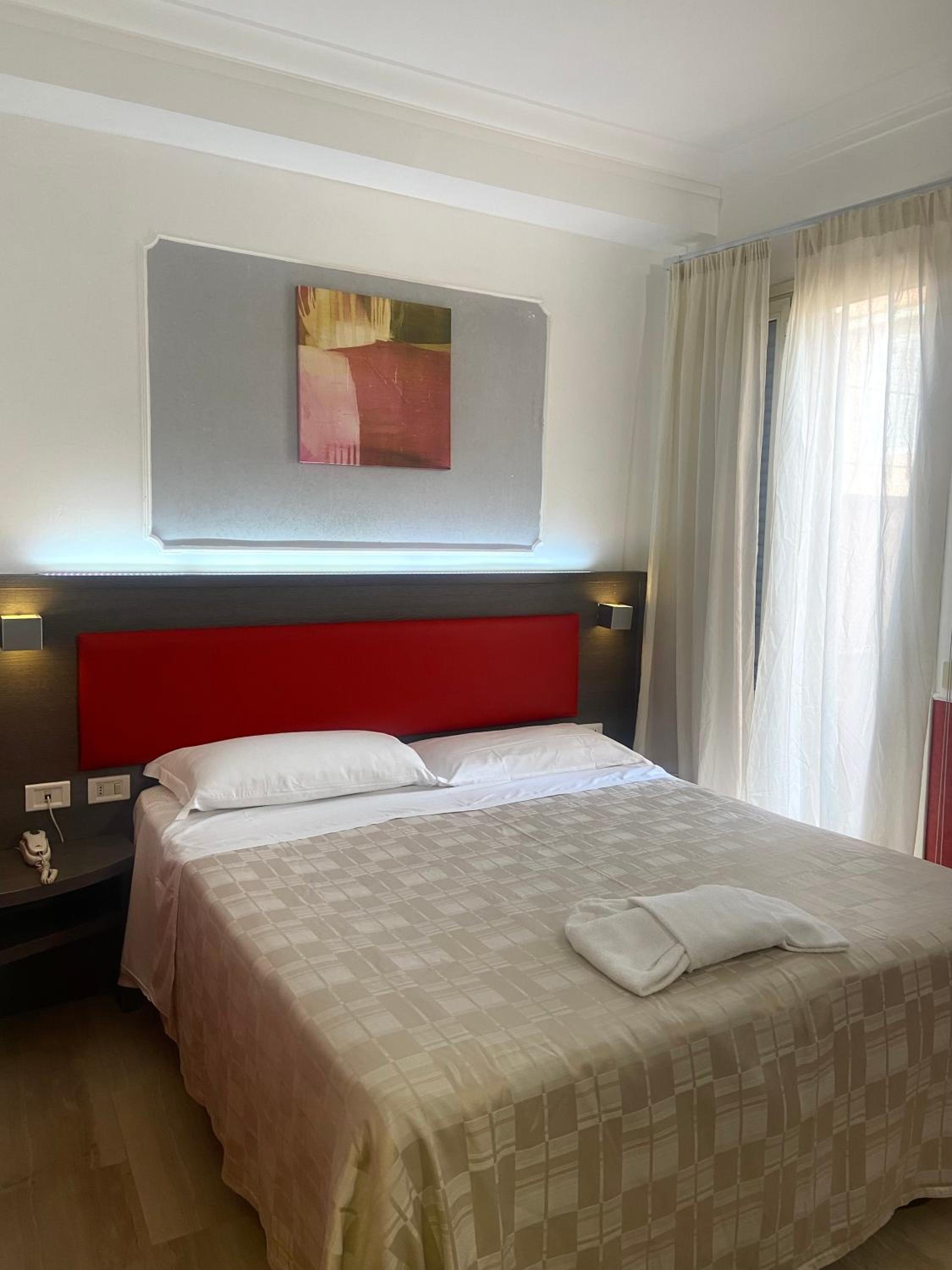 Double or Twin Room with Balcony photo 2