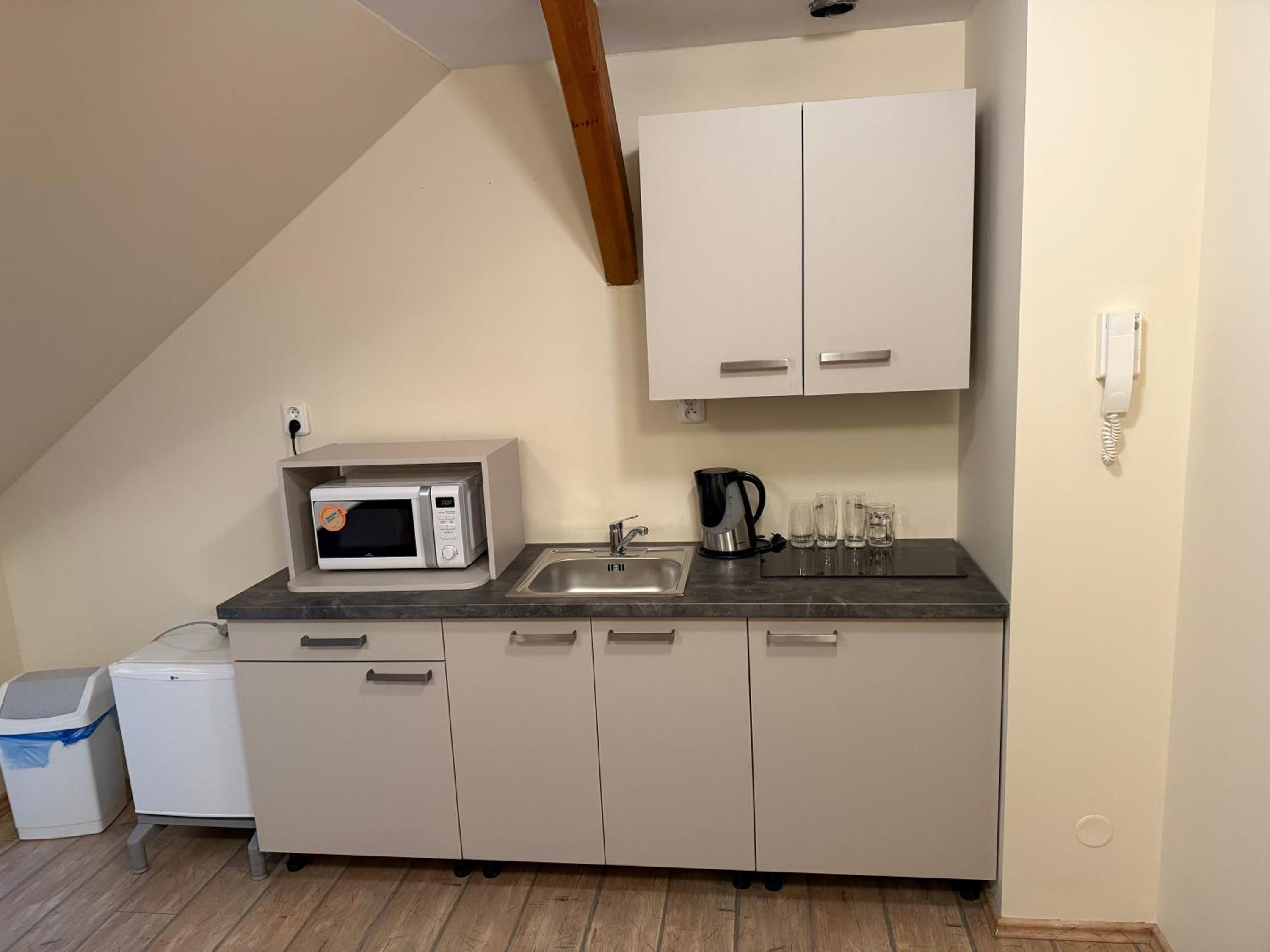 Apartment with Mountain View photo 2