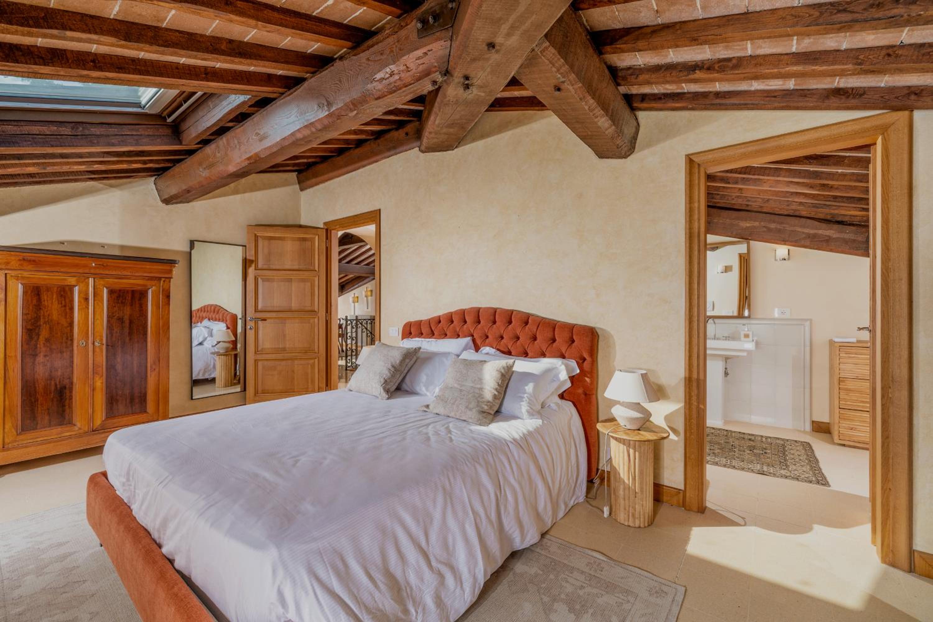 Three-Bedroom Deluxe Apartment