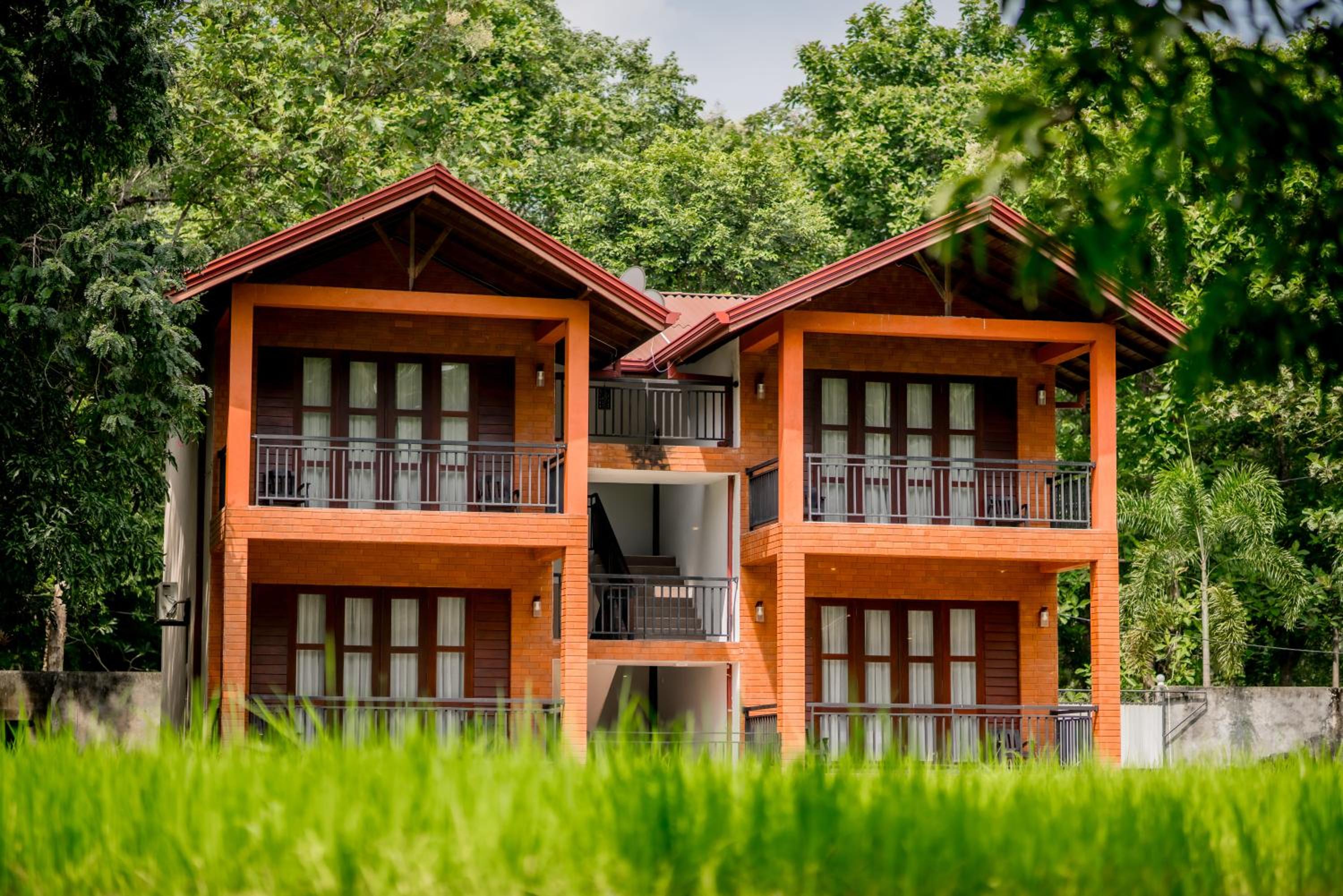 Villa with Garden View