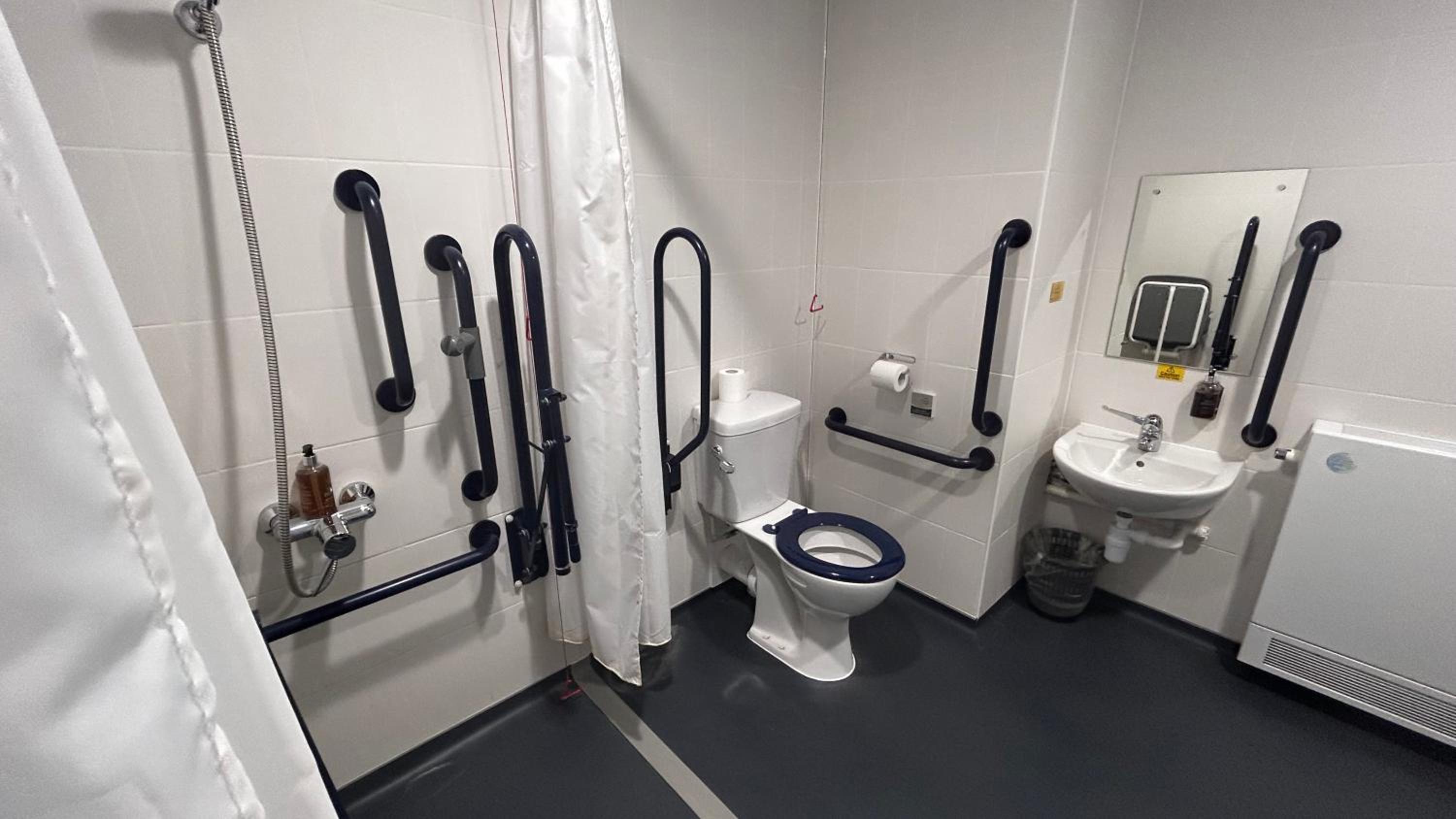 Double Room - Disability Access - Photo 4
