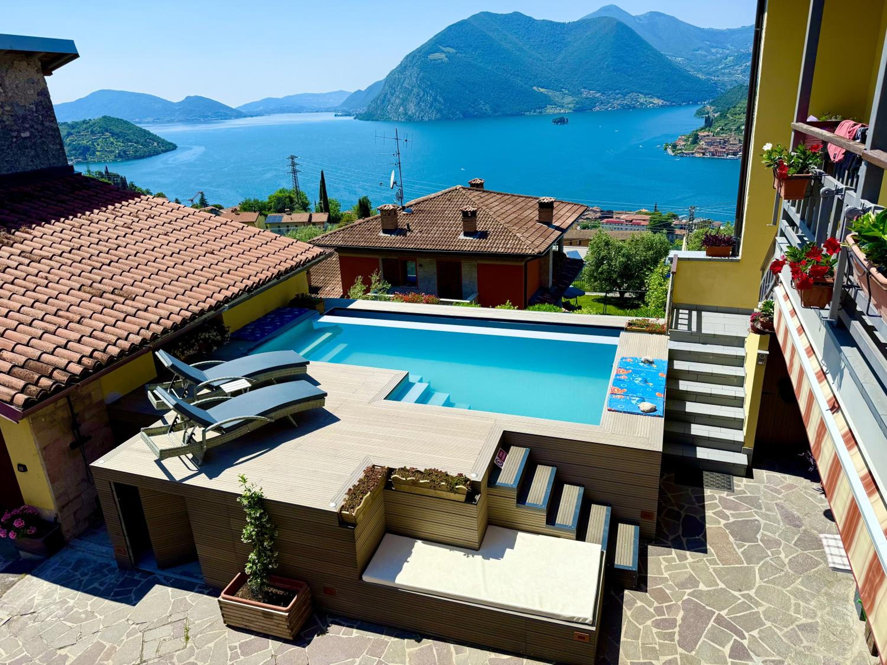 Apartment with Lake View photo 2