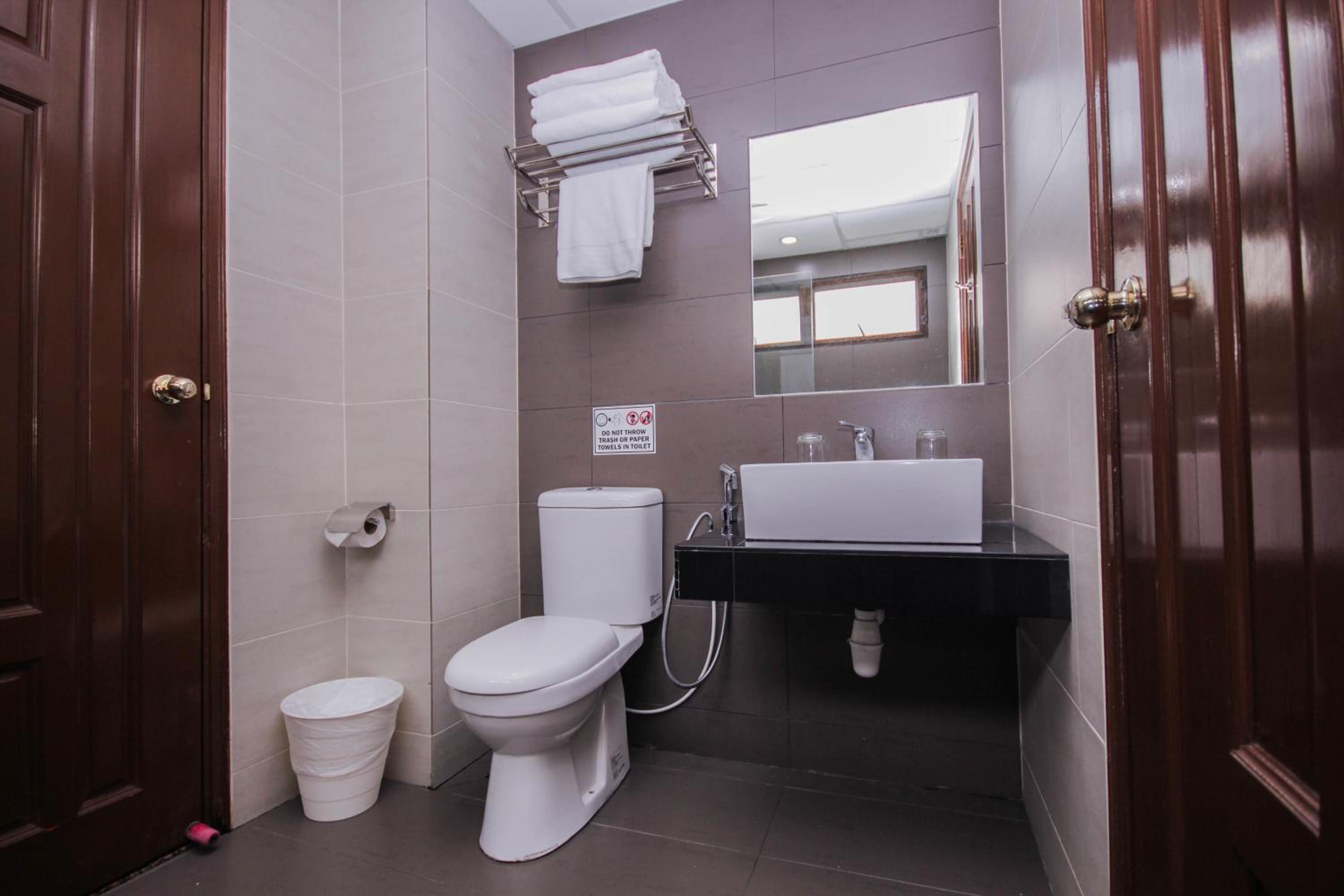 1 Bedroom Apartment - Photo 3