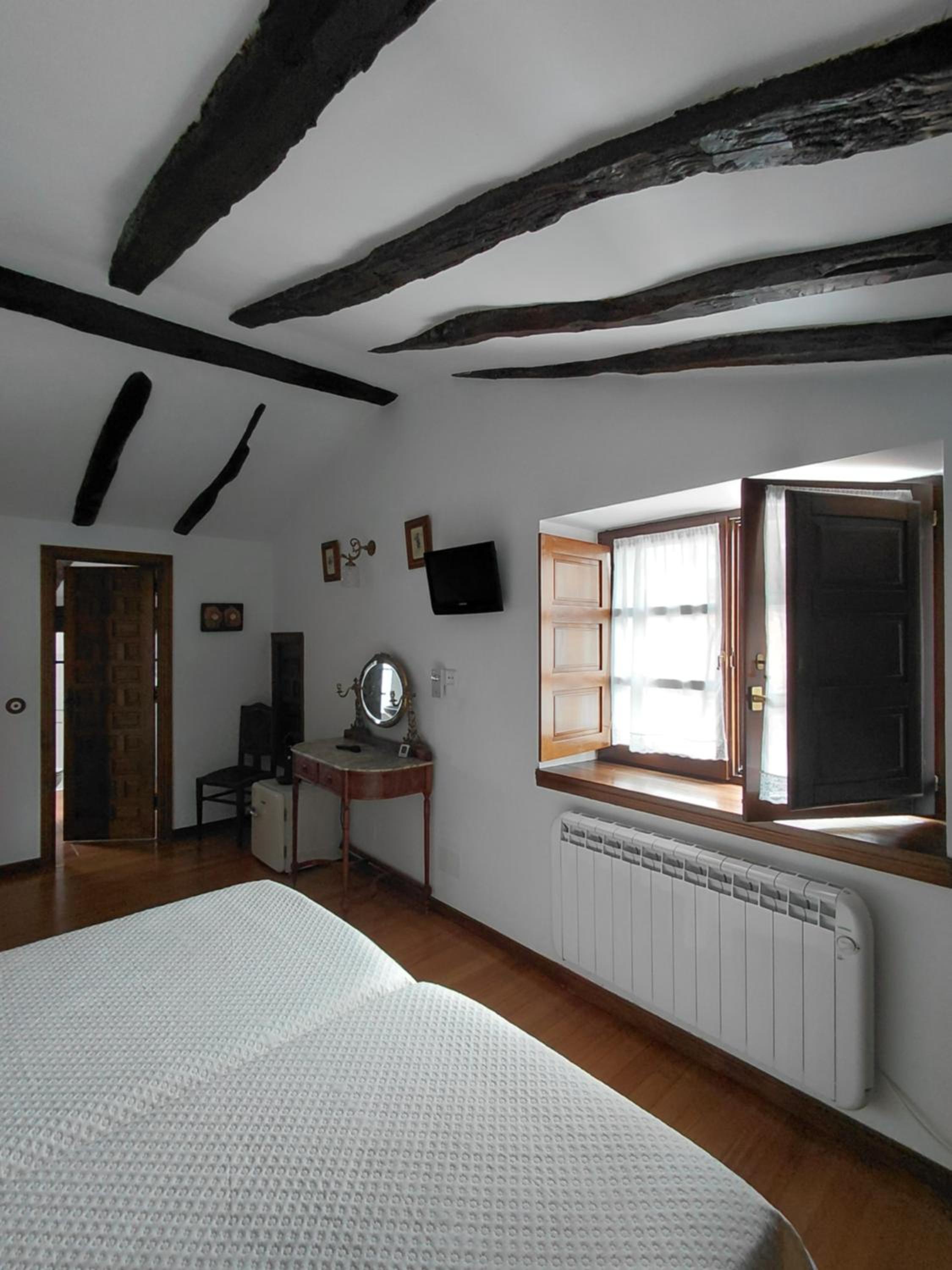 Double or Twin Room with Bathroom