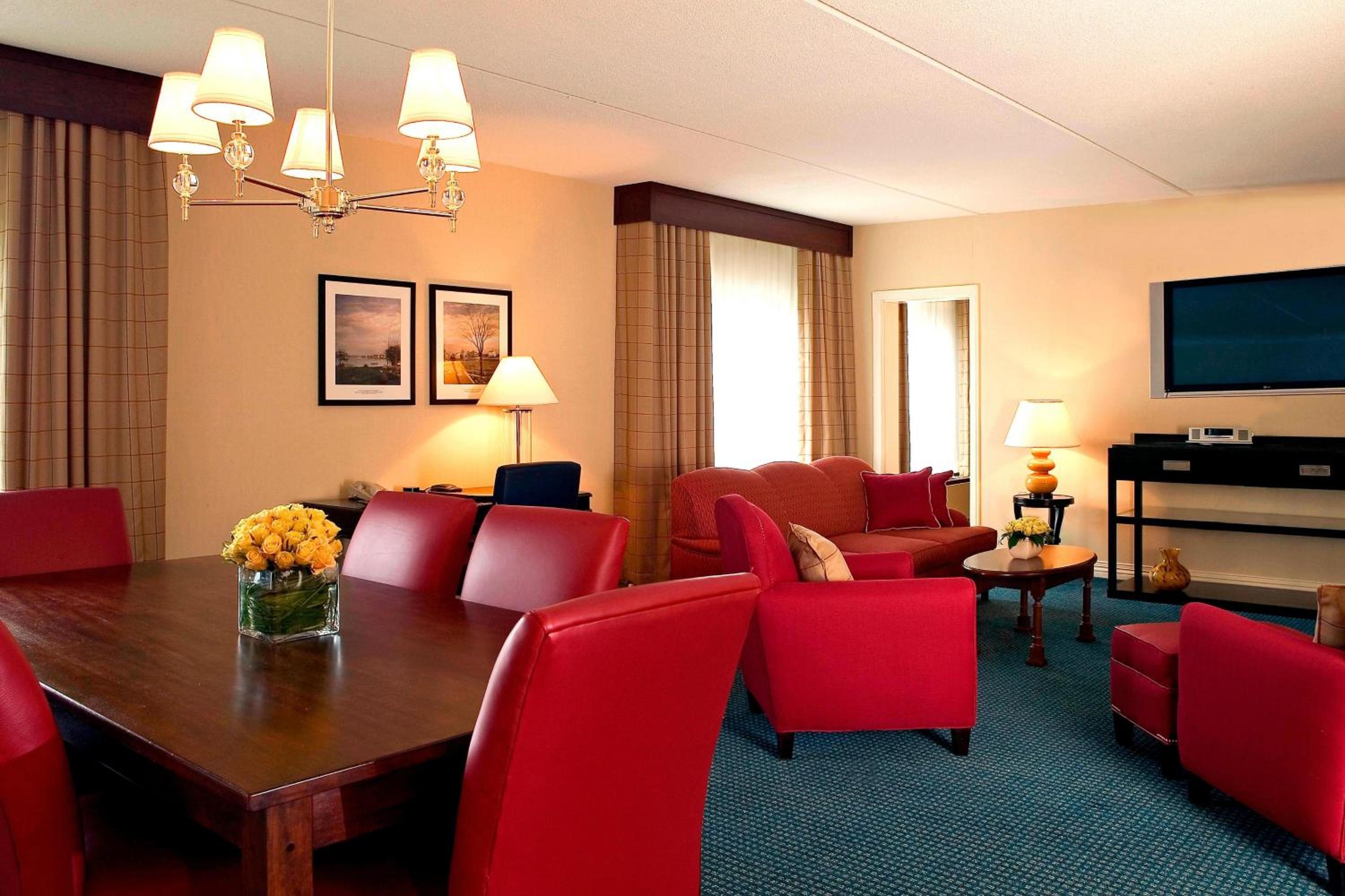 1 Bedroom Suite, 1 King photo 2