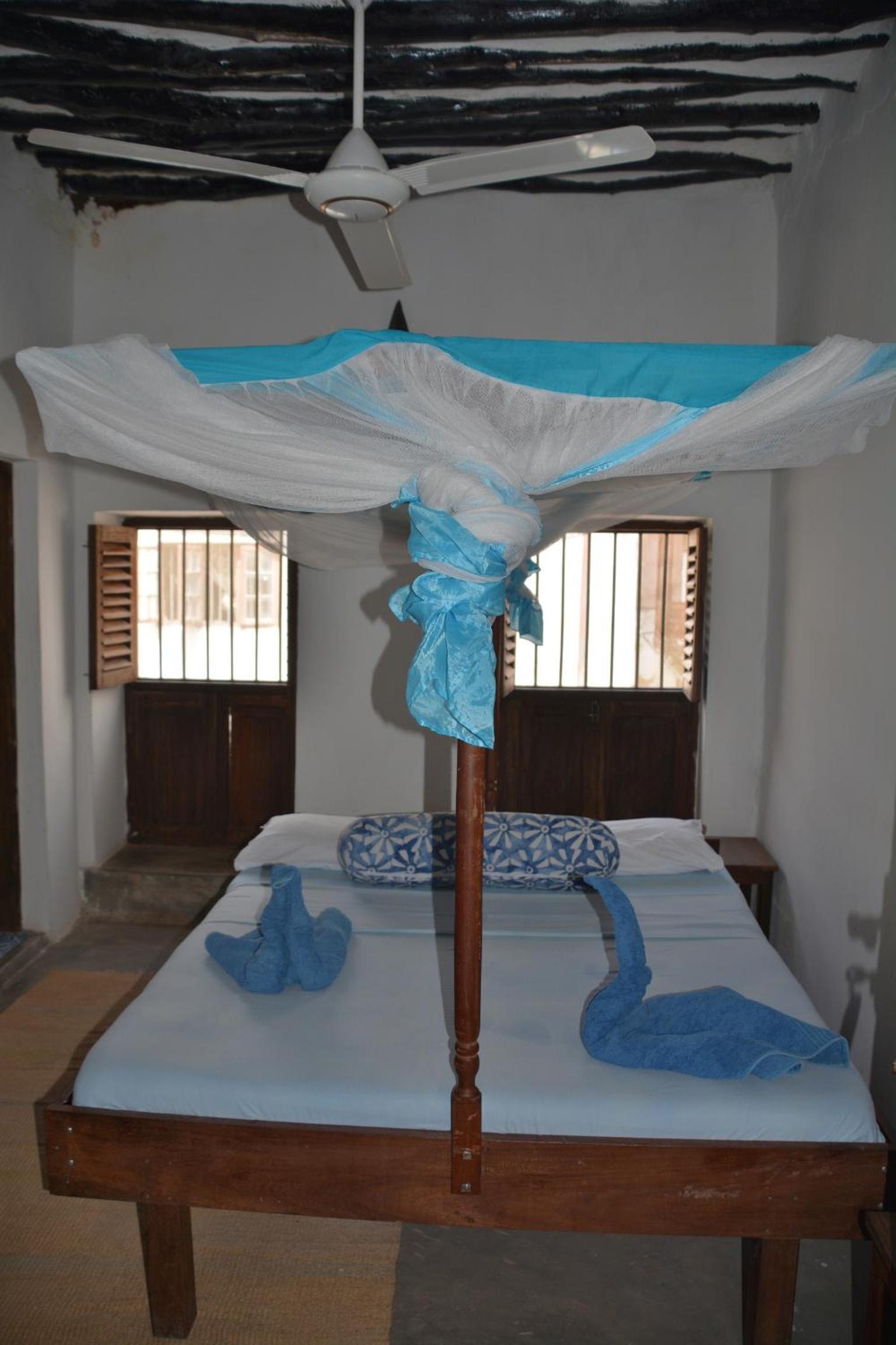 Standard Double Room with Fan photo 2