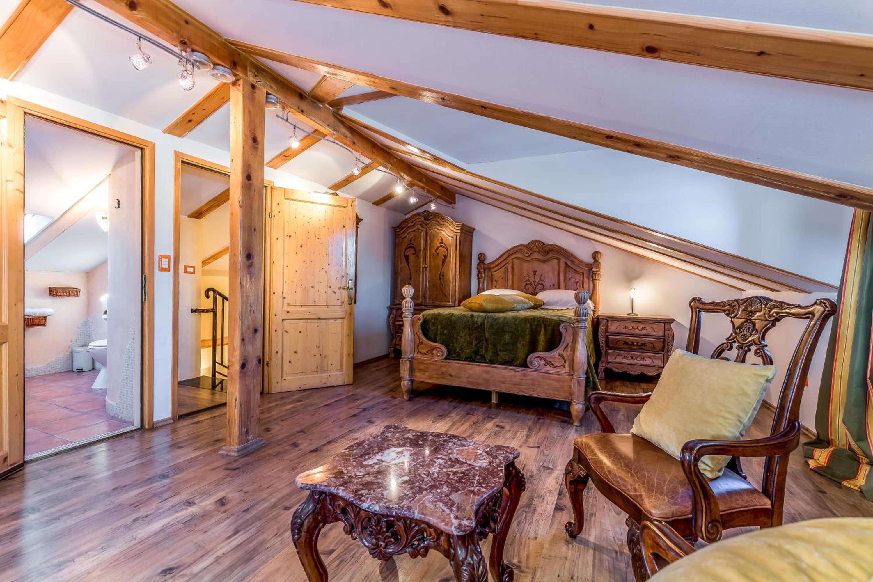 Four-Bedroom House photo 1
