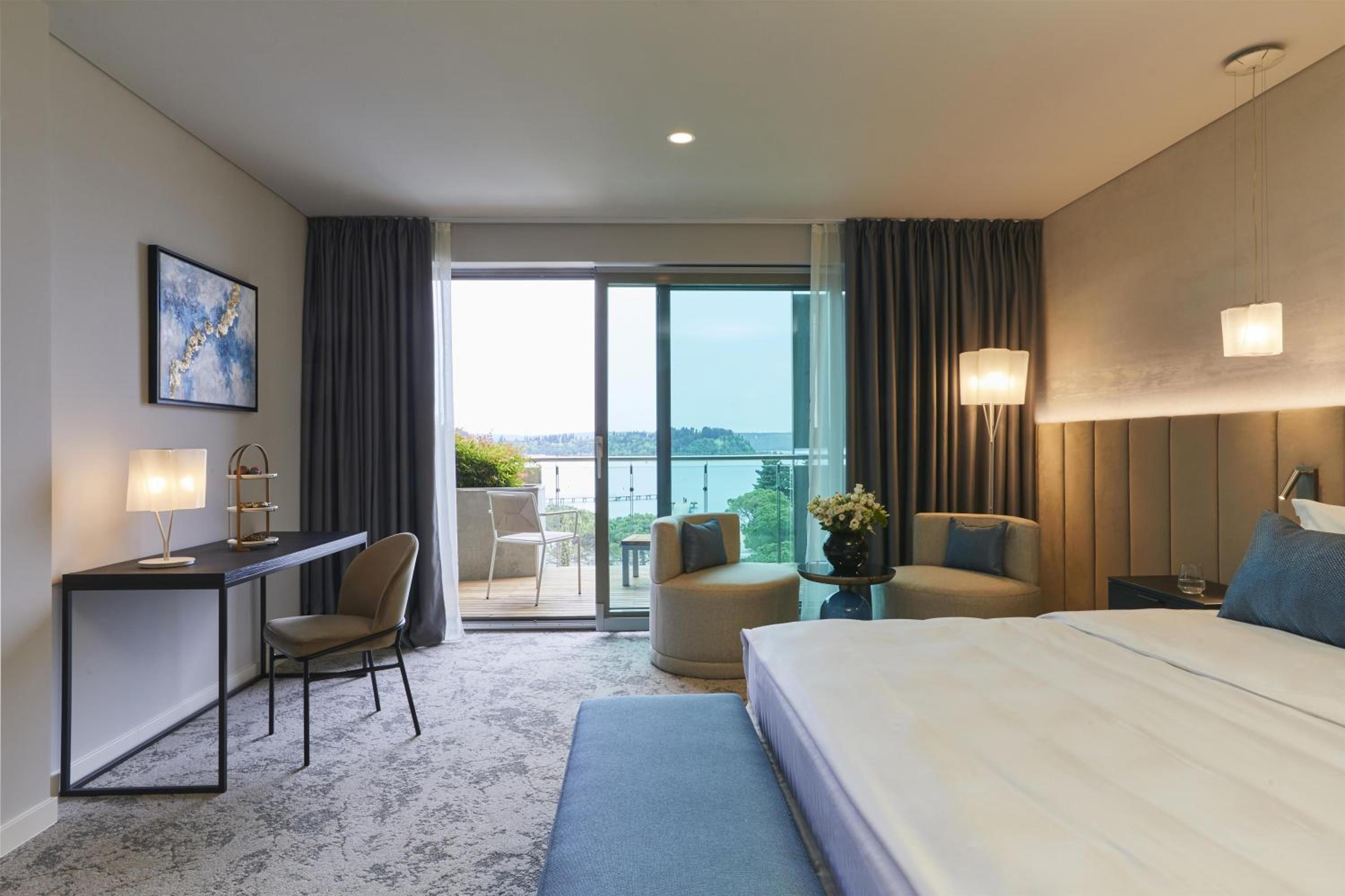 Deluxe Sea View - Photo 1