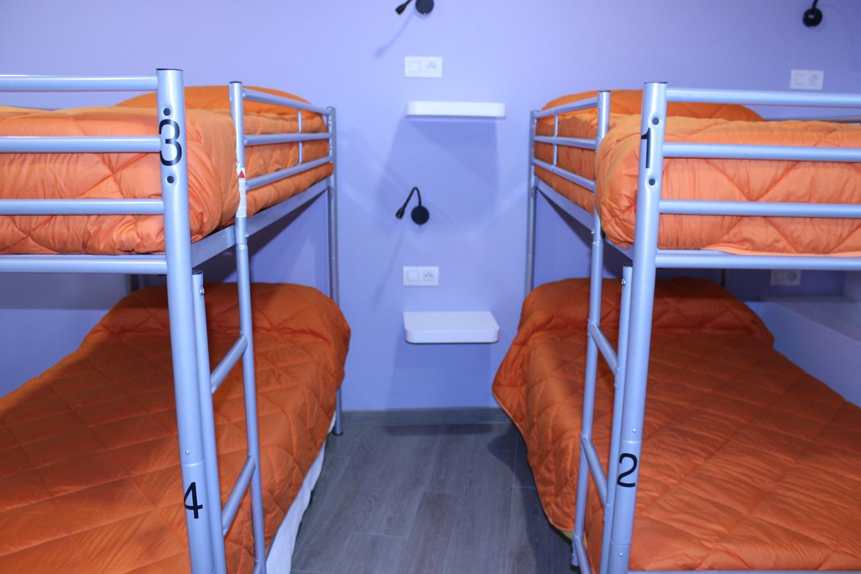Cama en Habitación Compartida Mixta de 8 Camas