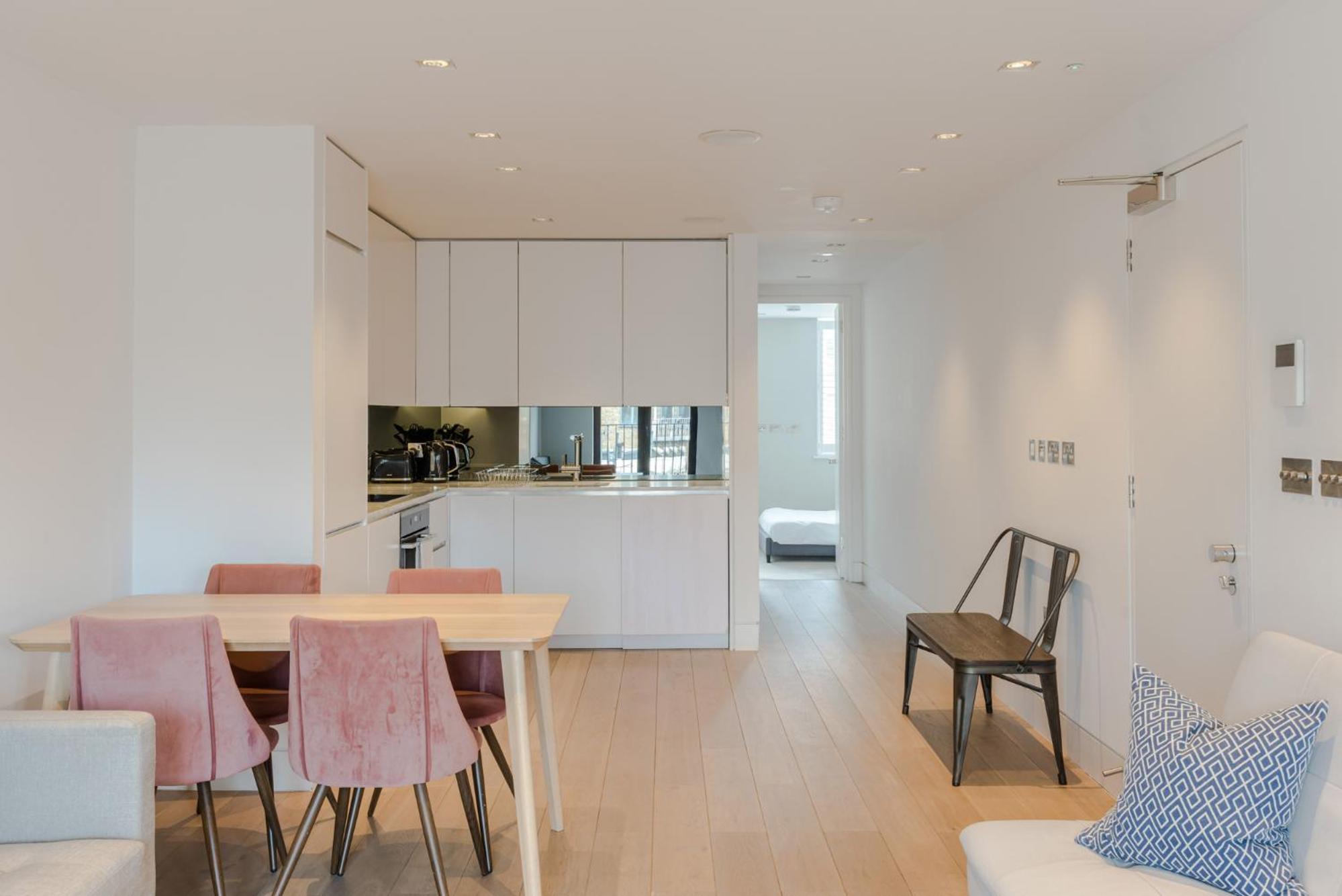 Apartment photo 2