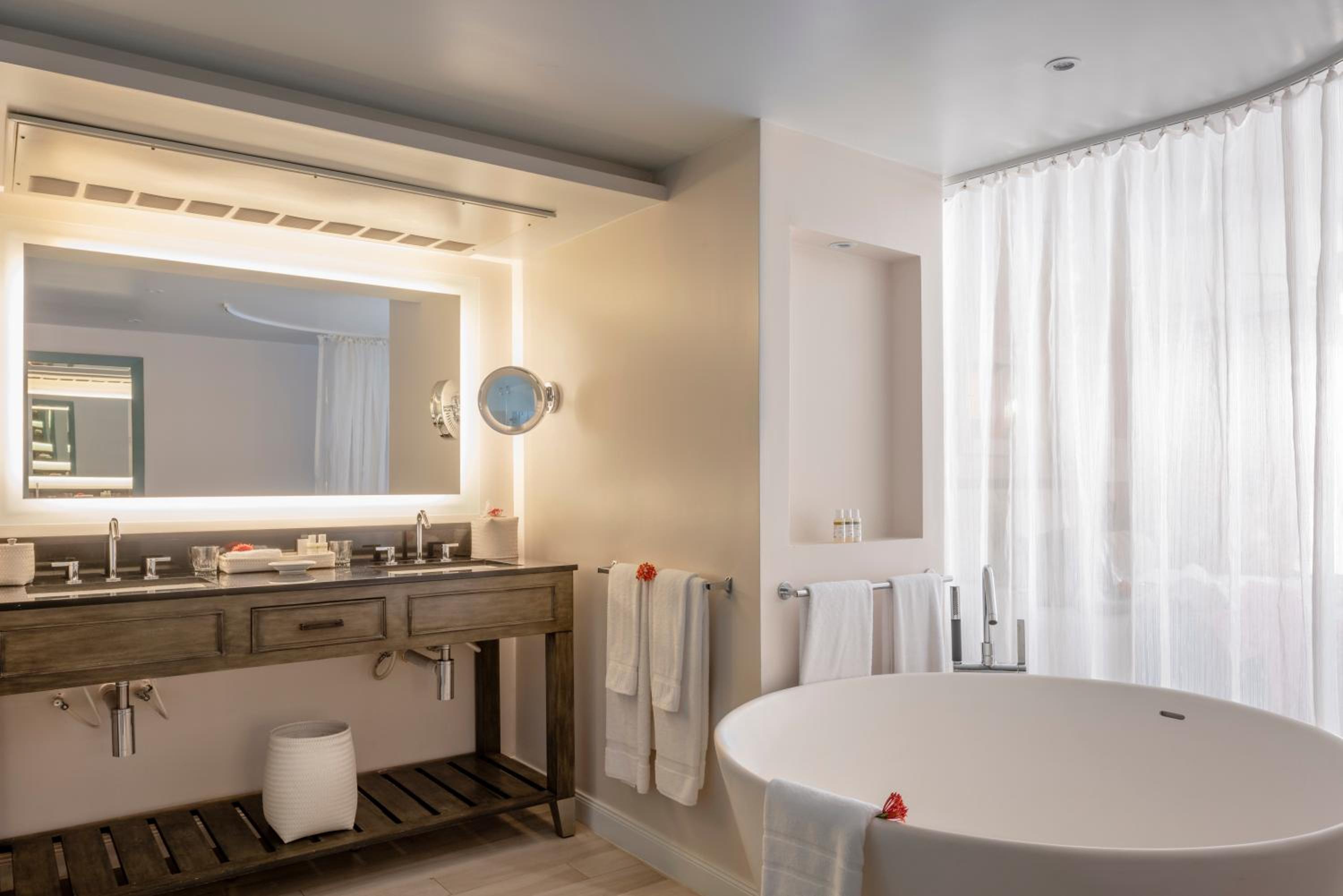 Studio with Balcony and 1 hour daily spa treatment photo 1