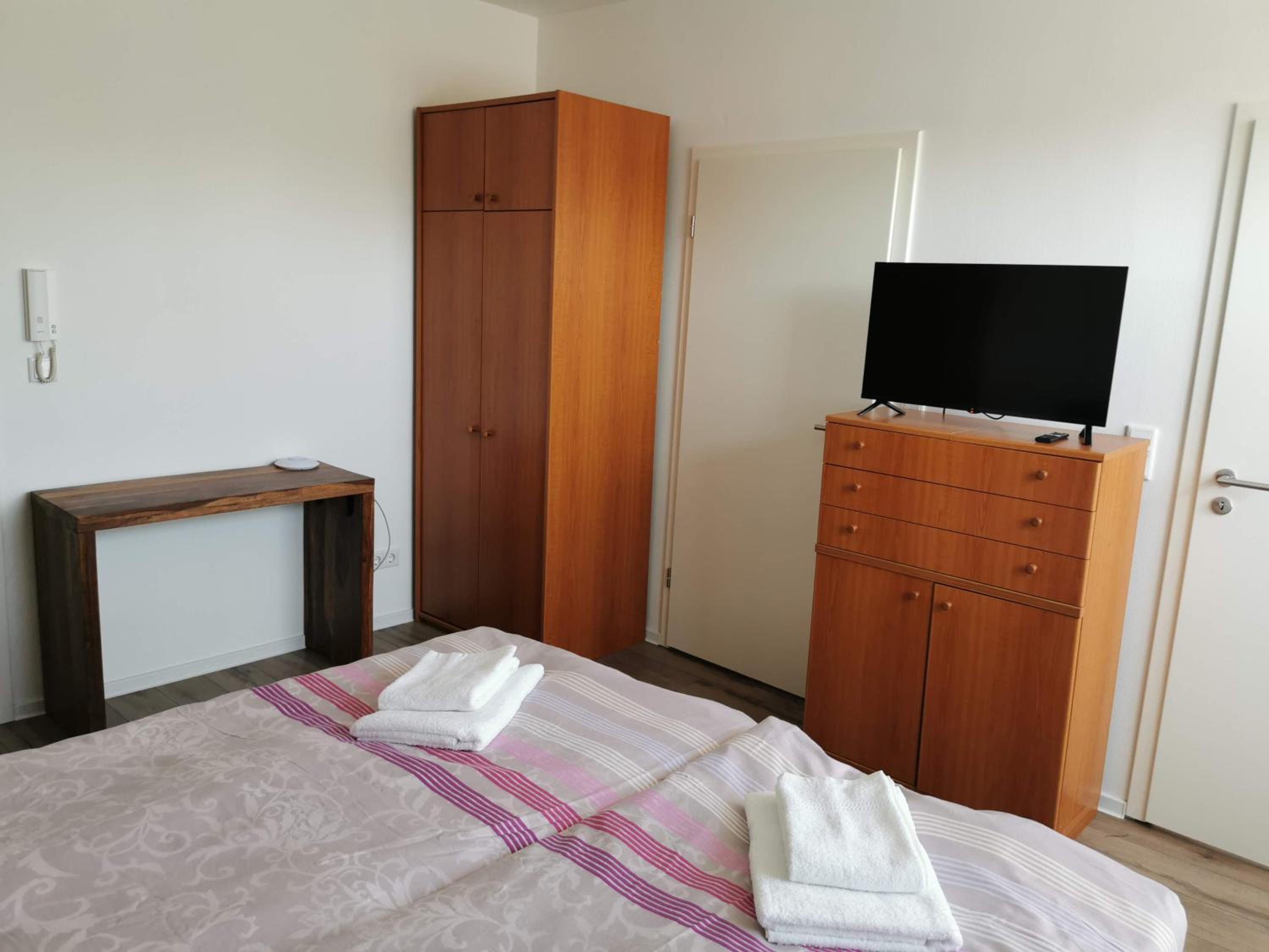 One-Bedroom Apartment 305 photo 3