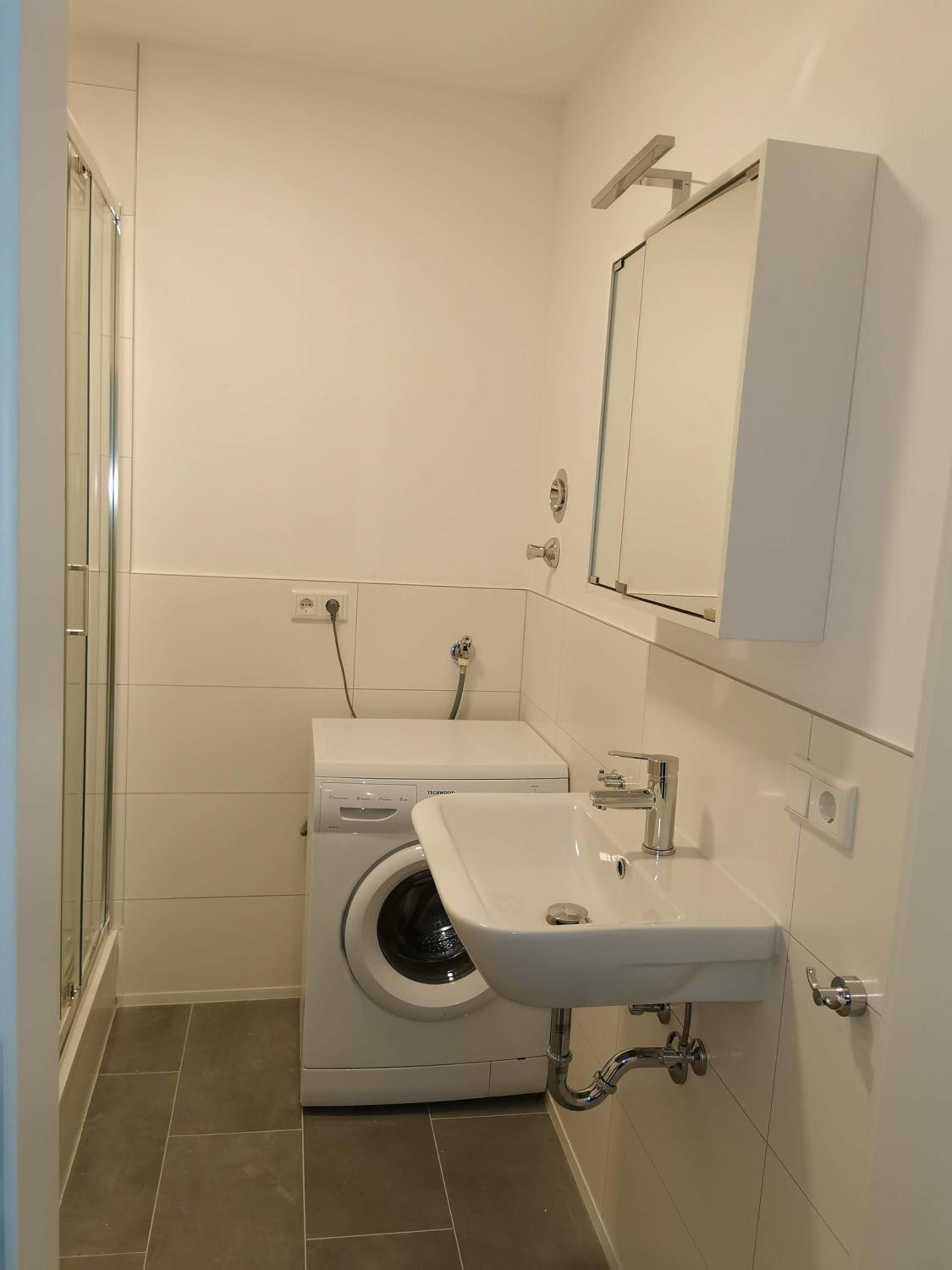 One-Bedroom Apartment 309 photo 2