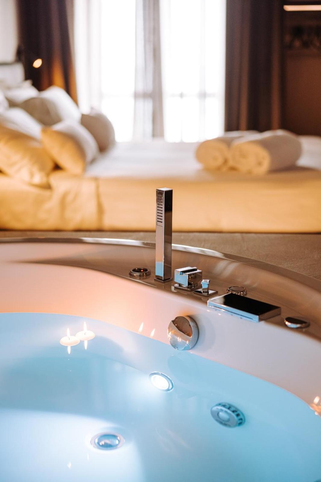 Queen Room with Spa Bath photo 2