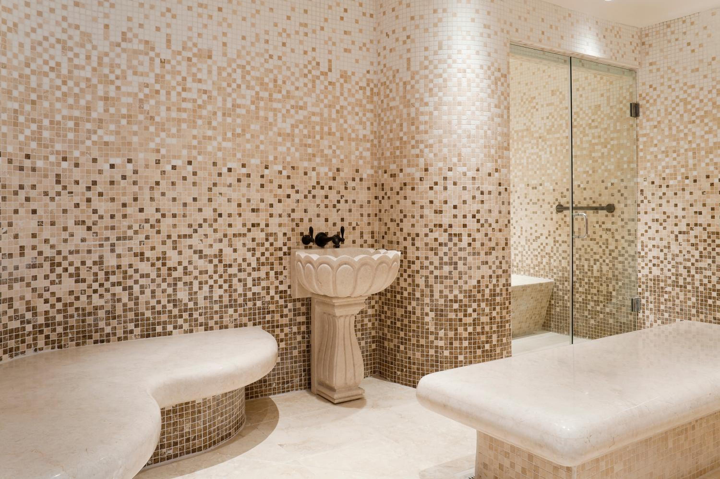Suite with Balcony and 1 hour daily spa treatment photo 2