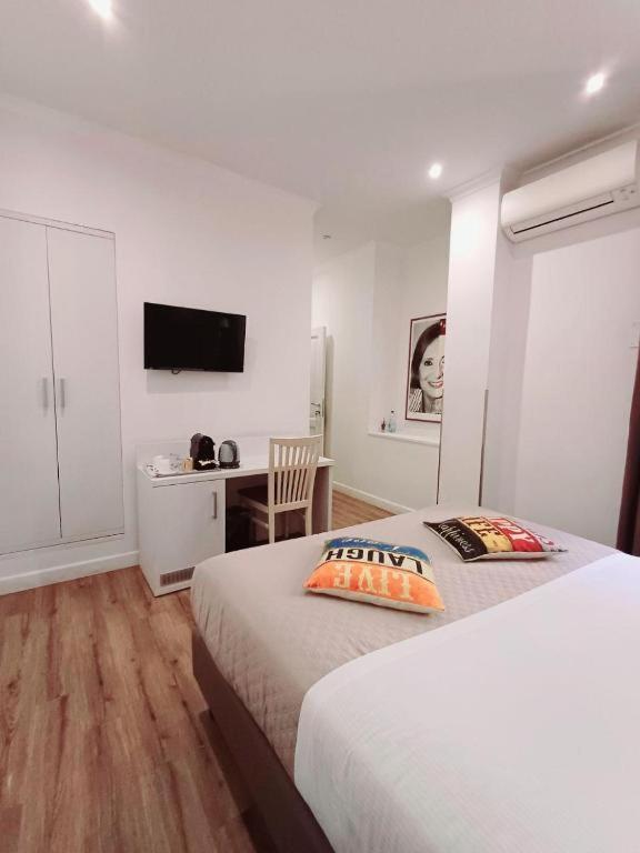 Double or Twin Room with Private Bathroom